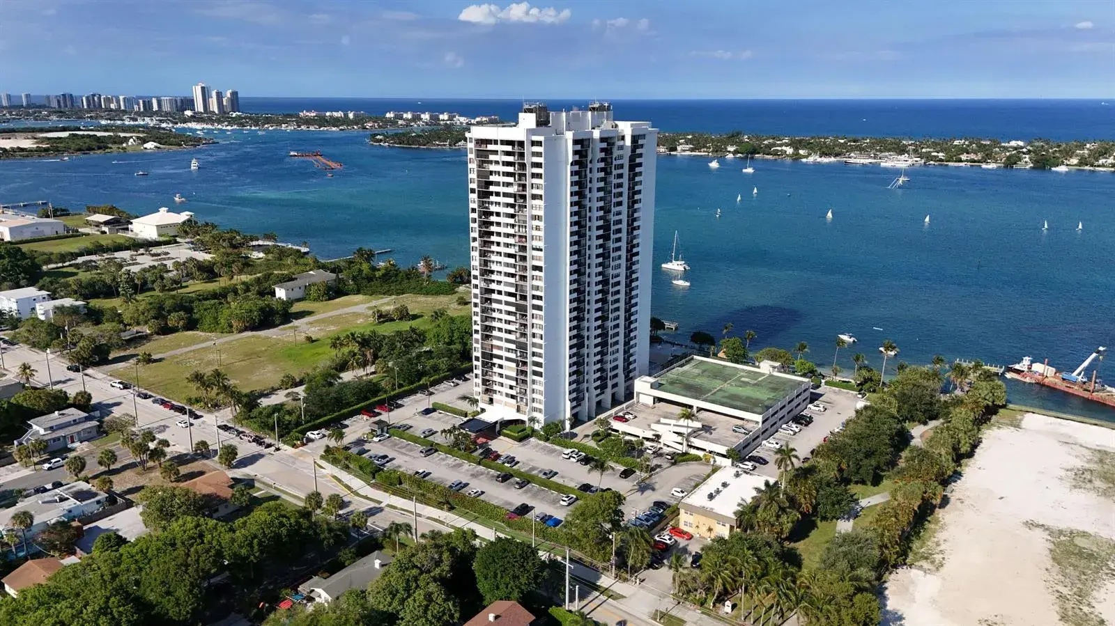 5600 N Flagler Drive # 905, West Palm Beach FL 33407