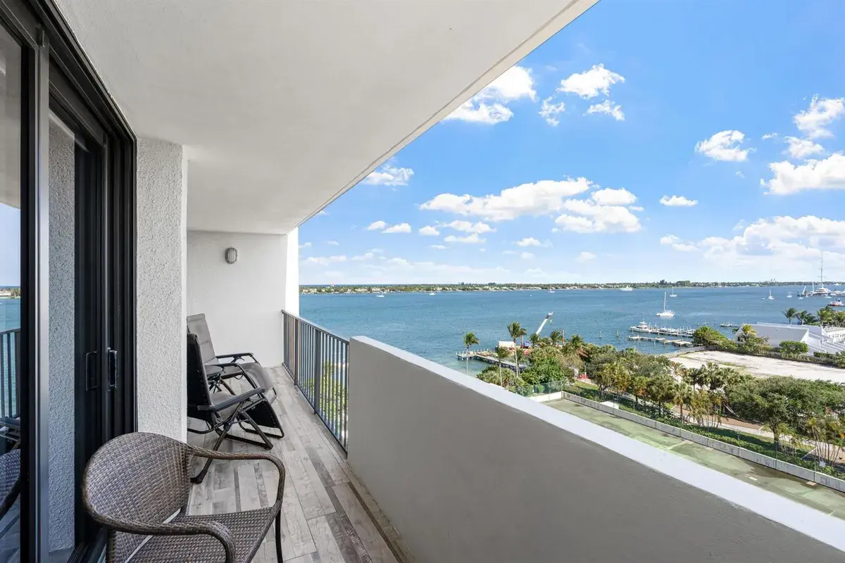 5600 N Flagler Drive # 905, West Palm Beach FL 33407