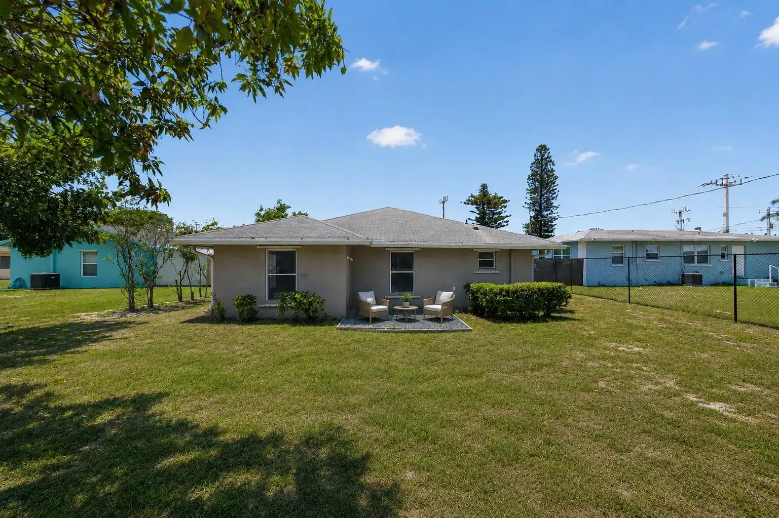 351 NW 8th Avenue, Delray Beach FL 33444 photo 2