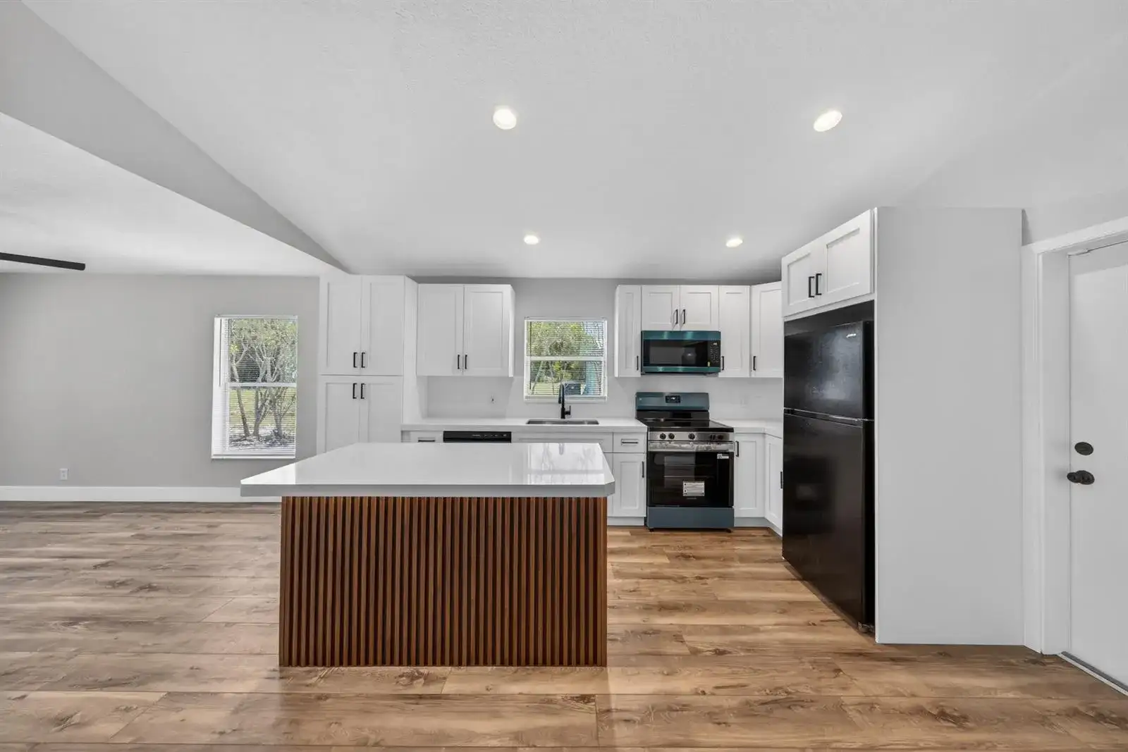 351 NW 8th Avenue, Delray Beach FL 33444 photo 3