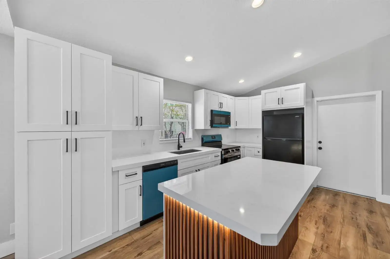 351 NW 8th Avenue, Delray Beach FL 33444 photo 4