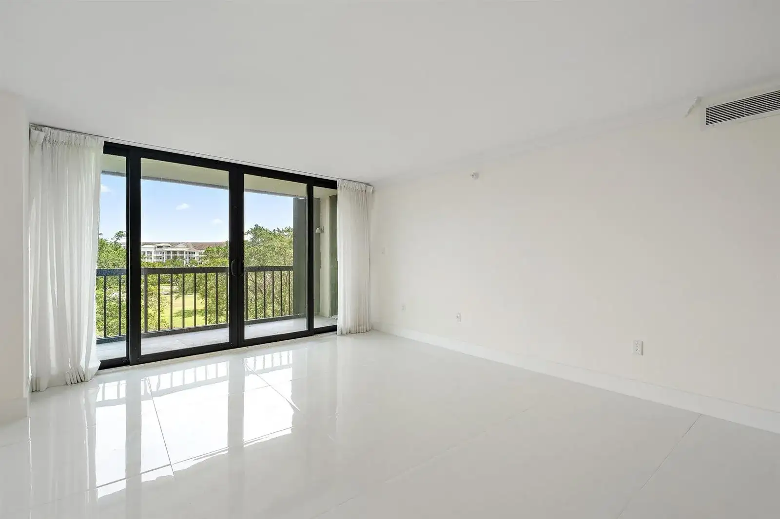 2450 Presidential Way # 505, West Palm Beach FL 33401 photo 4