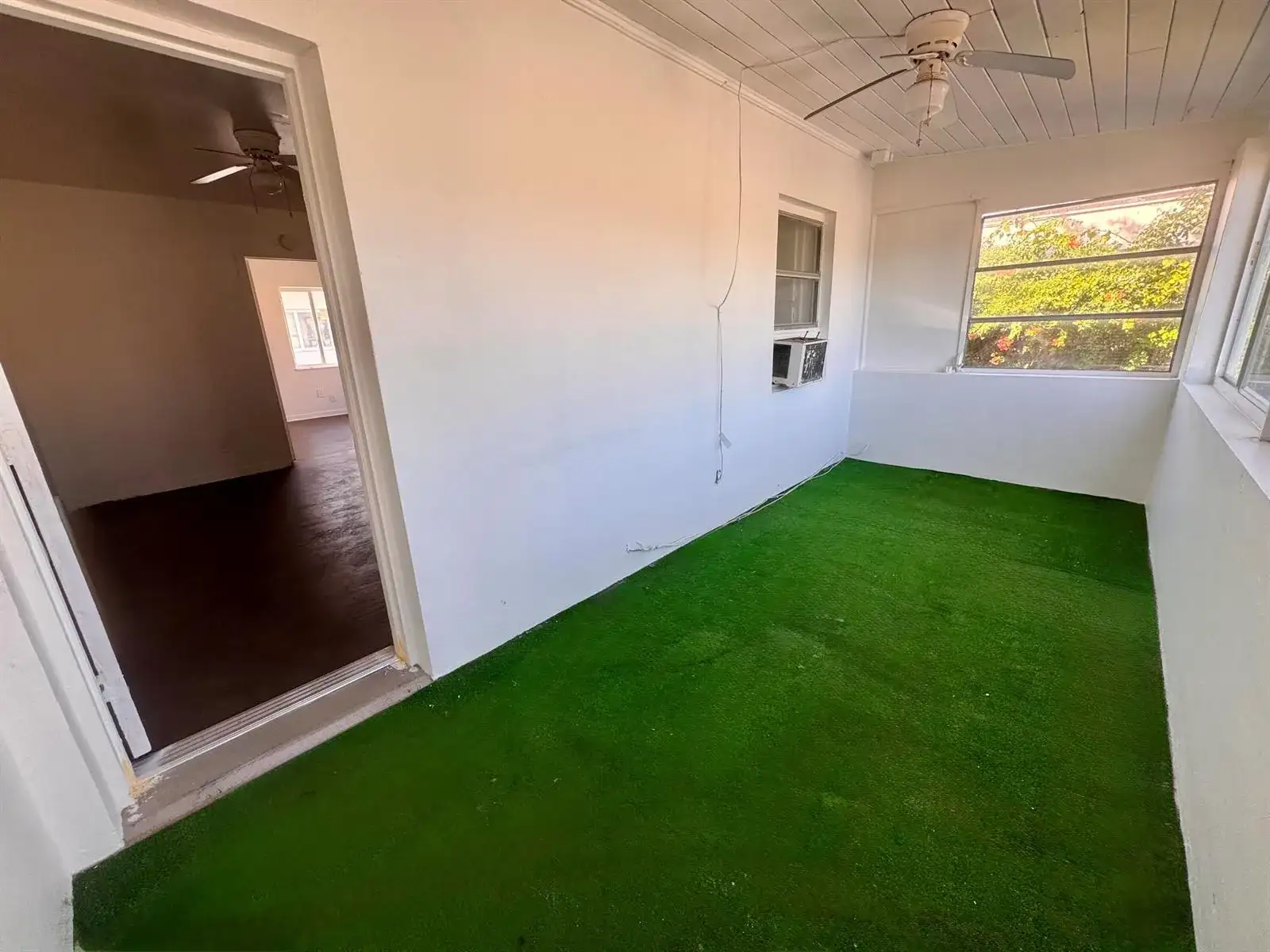 2515 Avenue E, Riviera Beach FL 33404 photo 2