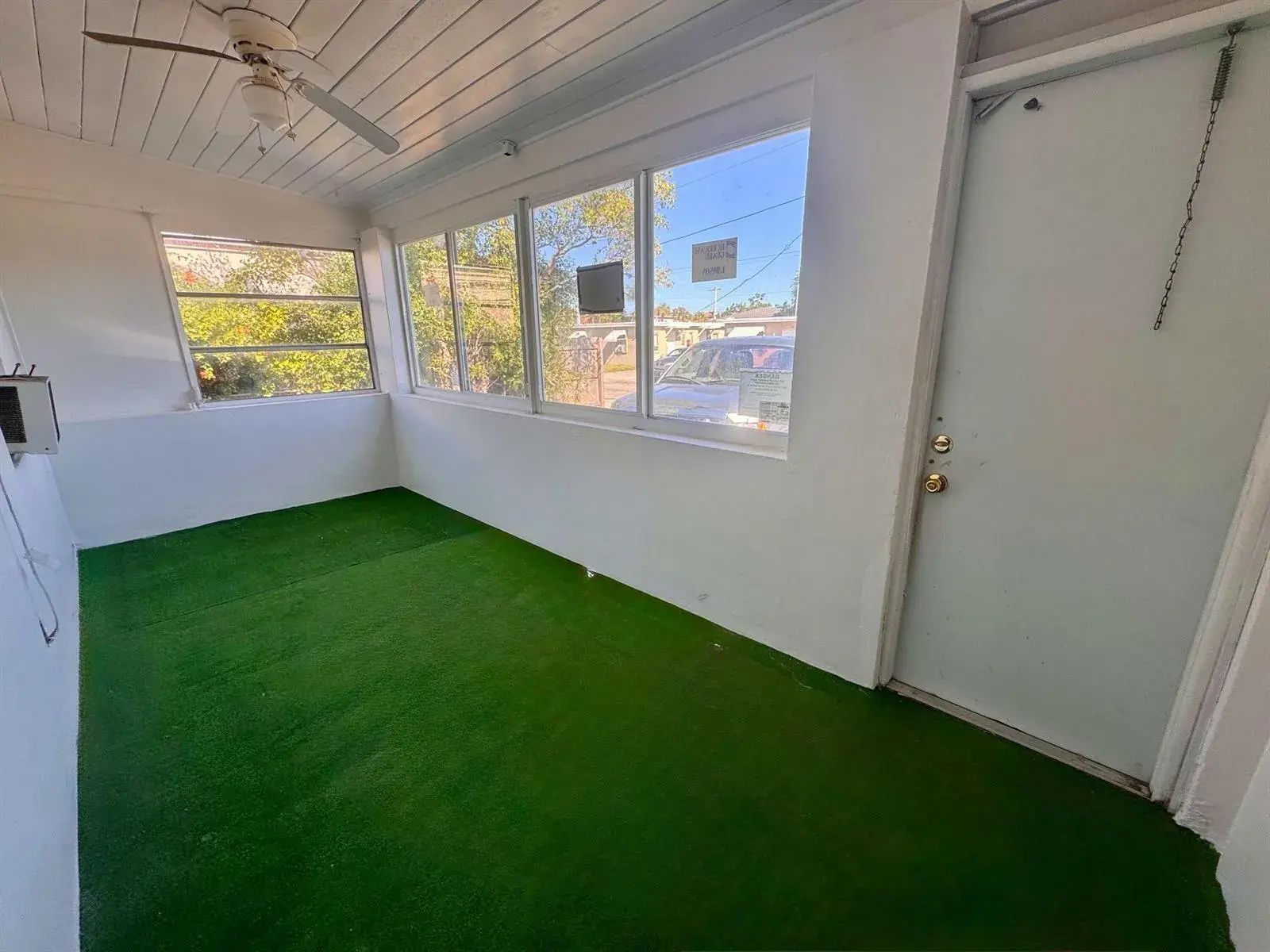 2515 Avenue E, Riviera Beach FL 33404
