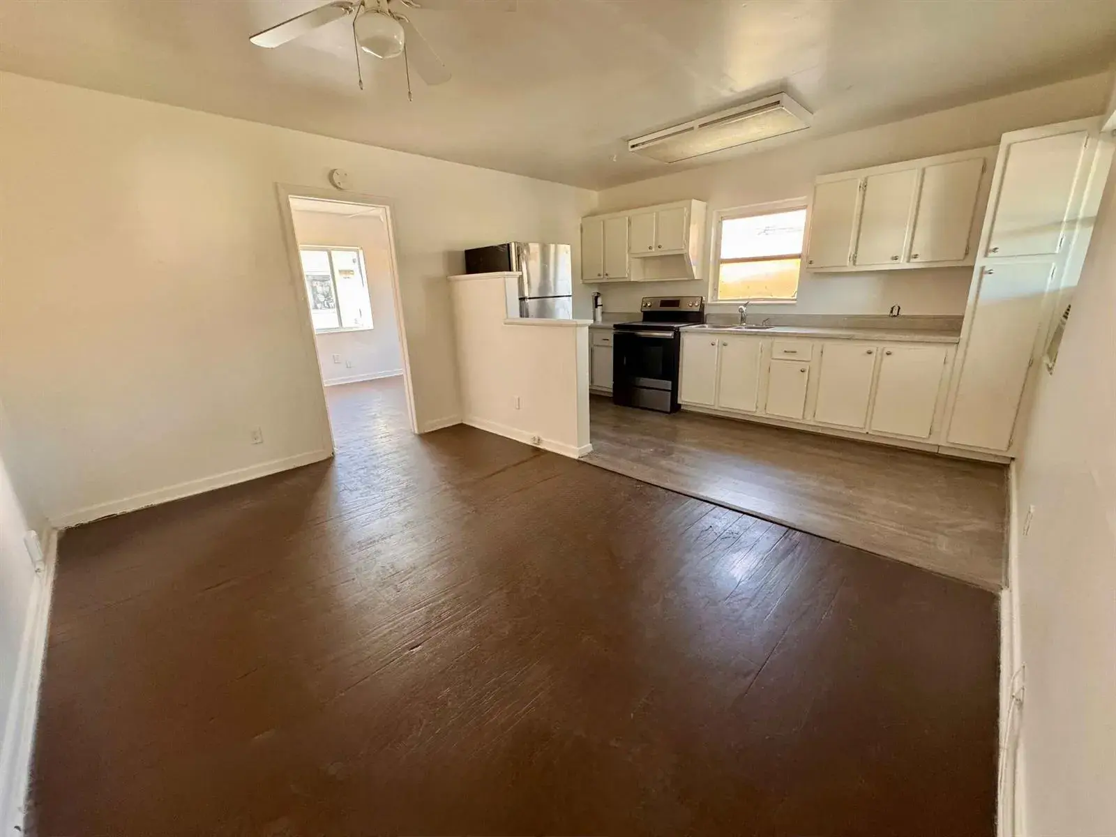 2515 Avenue E, Riviera Beach FL 33404