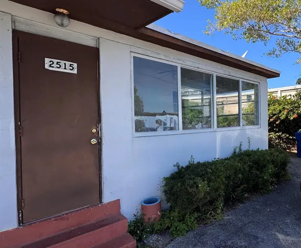 2515 Avenue E, Riviera Beach FL 33404