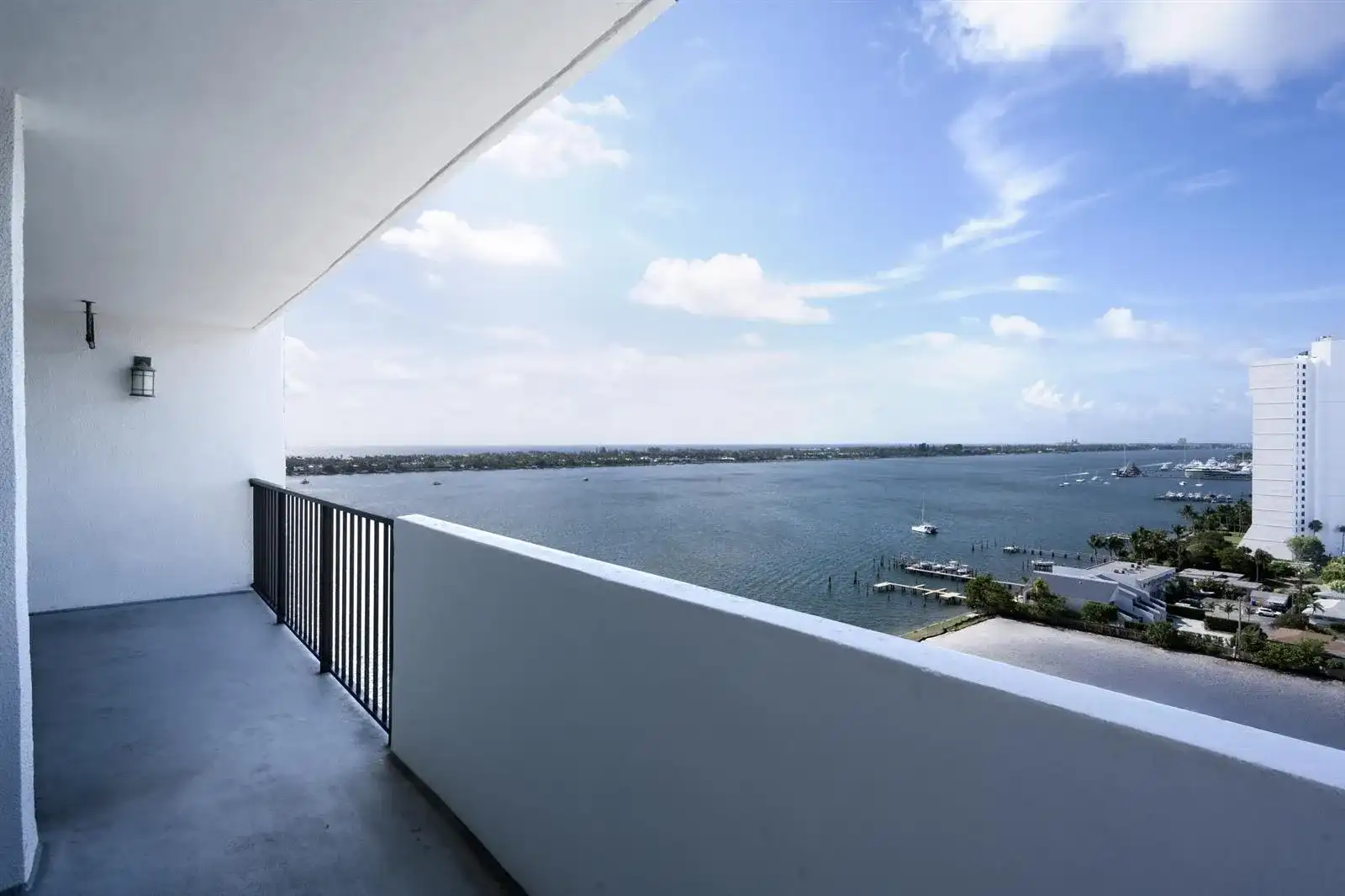 5600 N Flagler Drive # 1605, West Palm Beach FL 33407