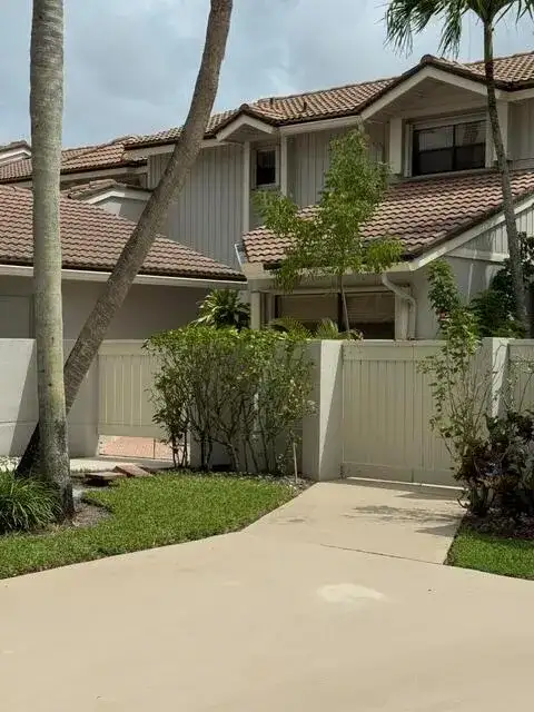 505 Prestwick Circle, Palm Beach Gardens FL 33418 photo 4
