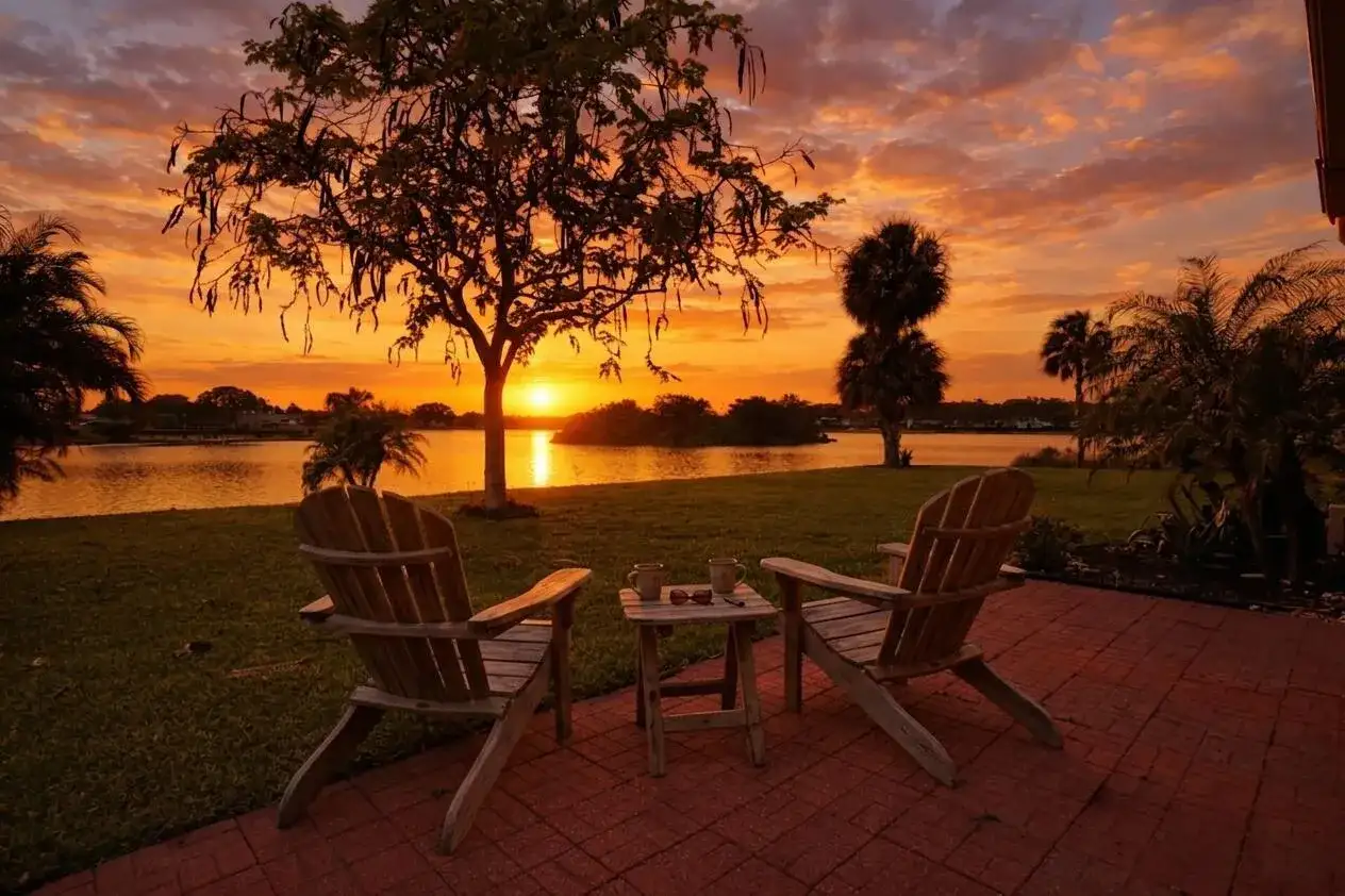 220 Seville J, Delray Beach FL 33446 photo 2