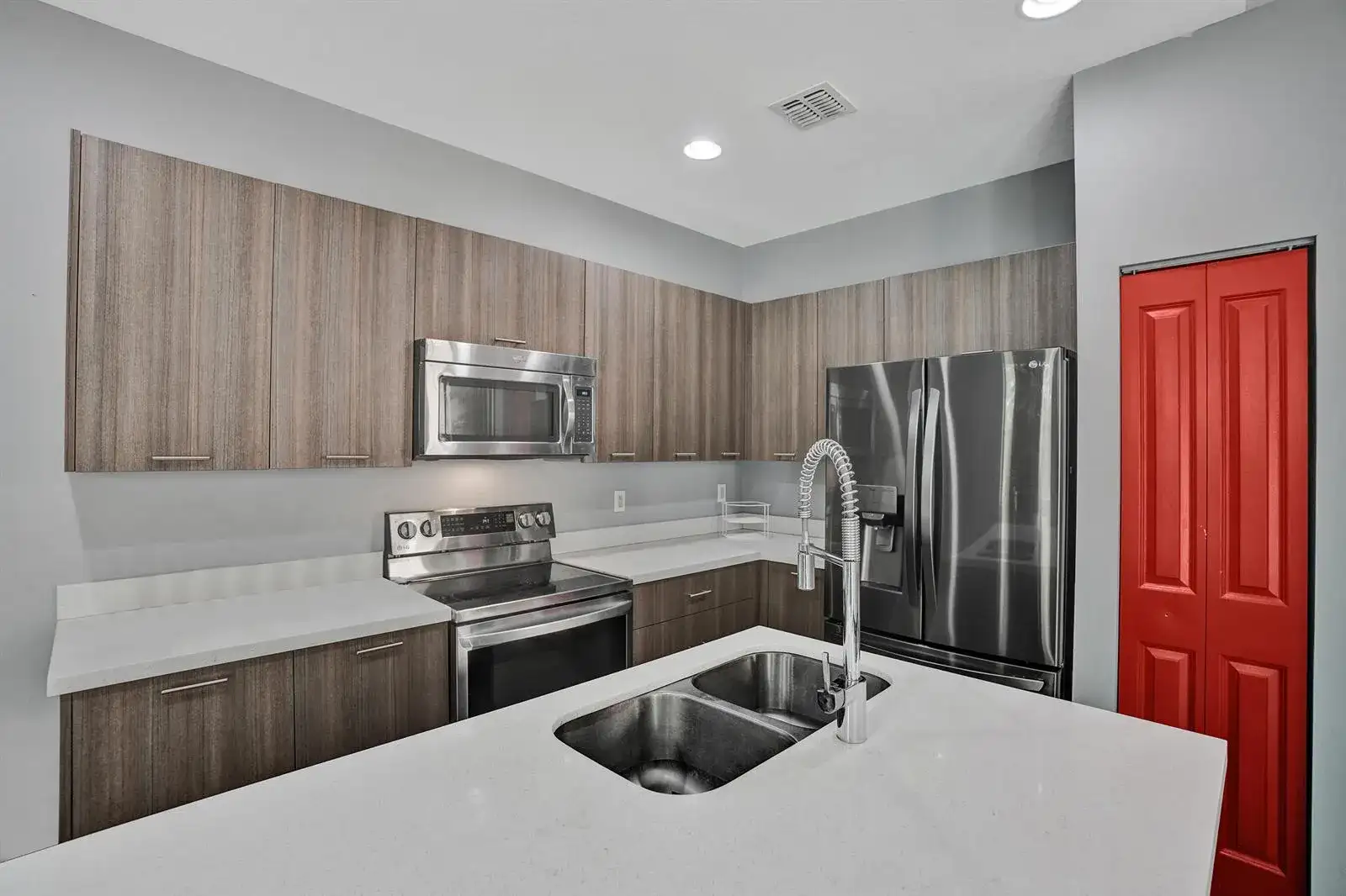 5902 NW 46th Lane, Tamarac FL 33319 photo 4
