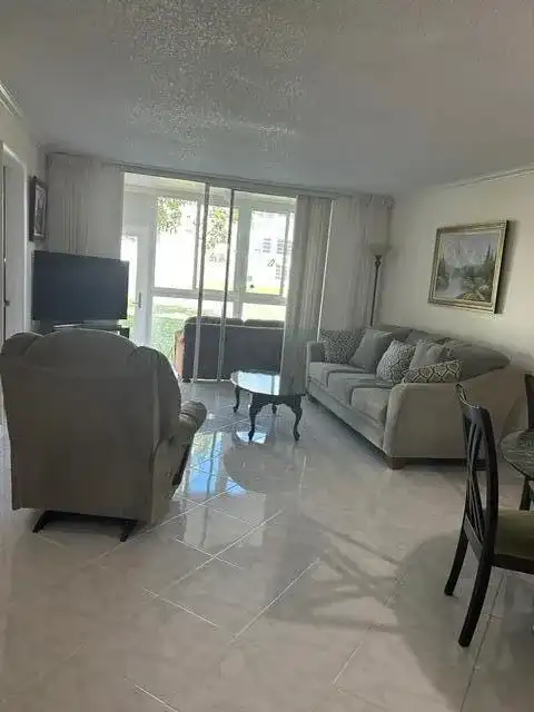 8020 Sunrise Lakes Drive N # 111, Sunrise FL 33322