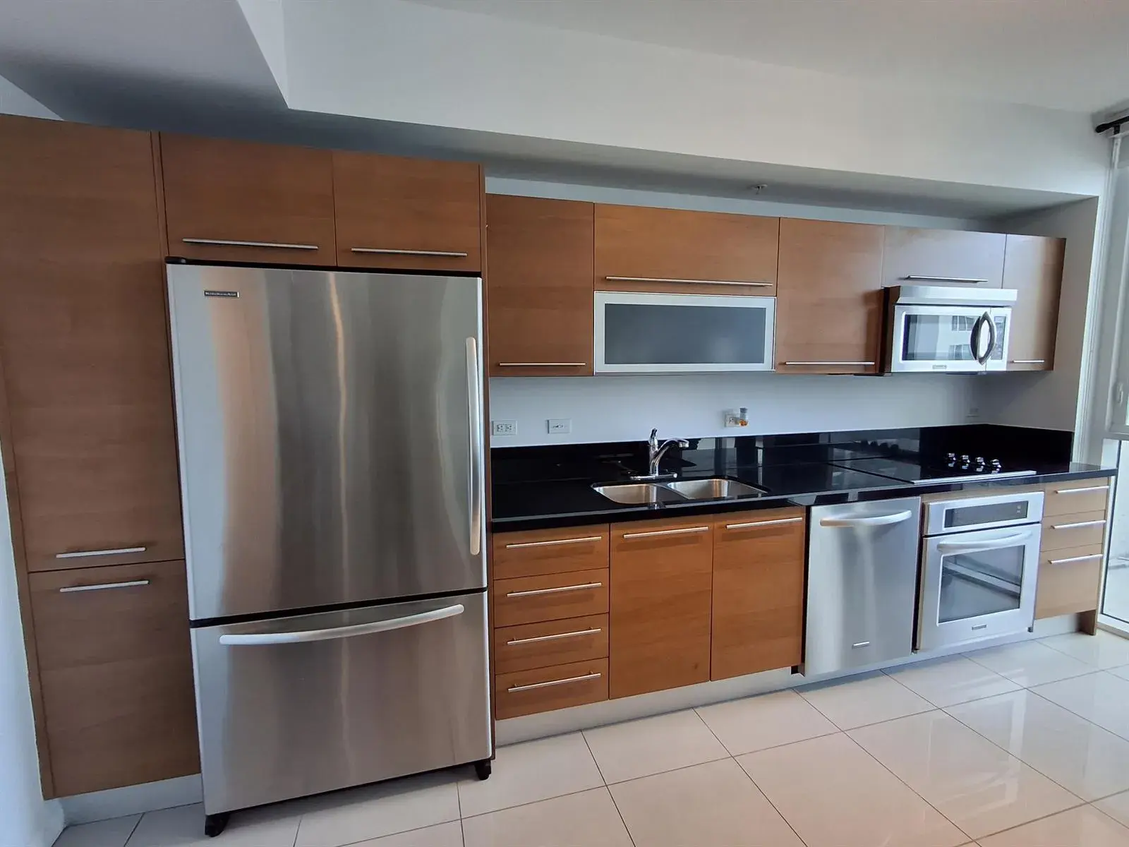 244 Biscayne Boulevard # 2805, Miami FL 33132