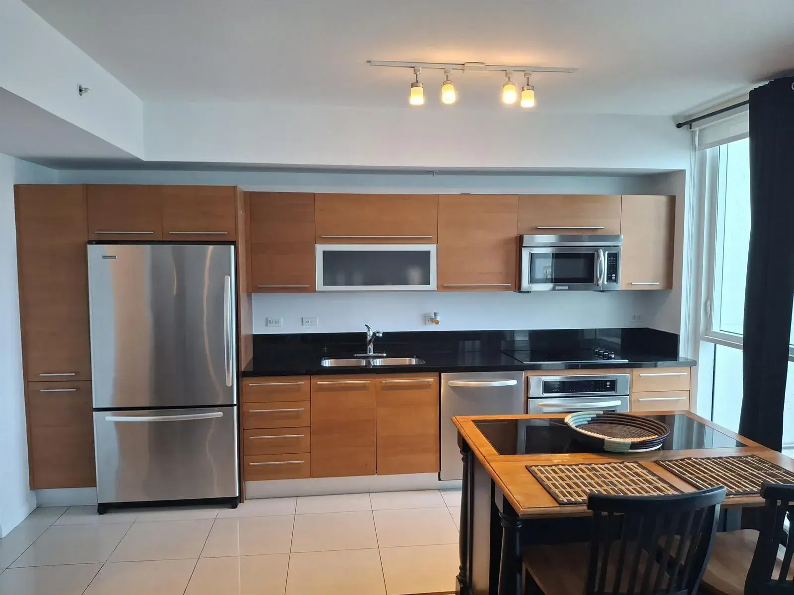 244 Biscayne Boulevard # 2805, Miami FL 33132