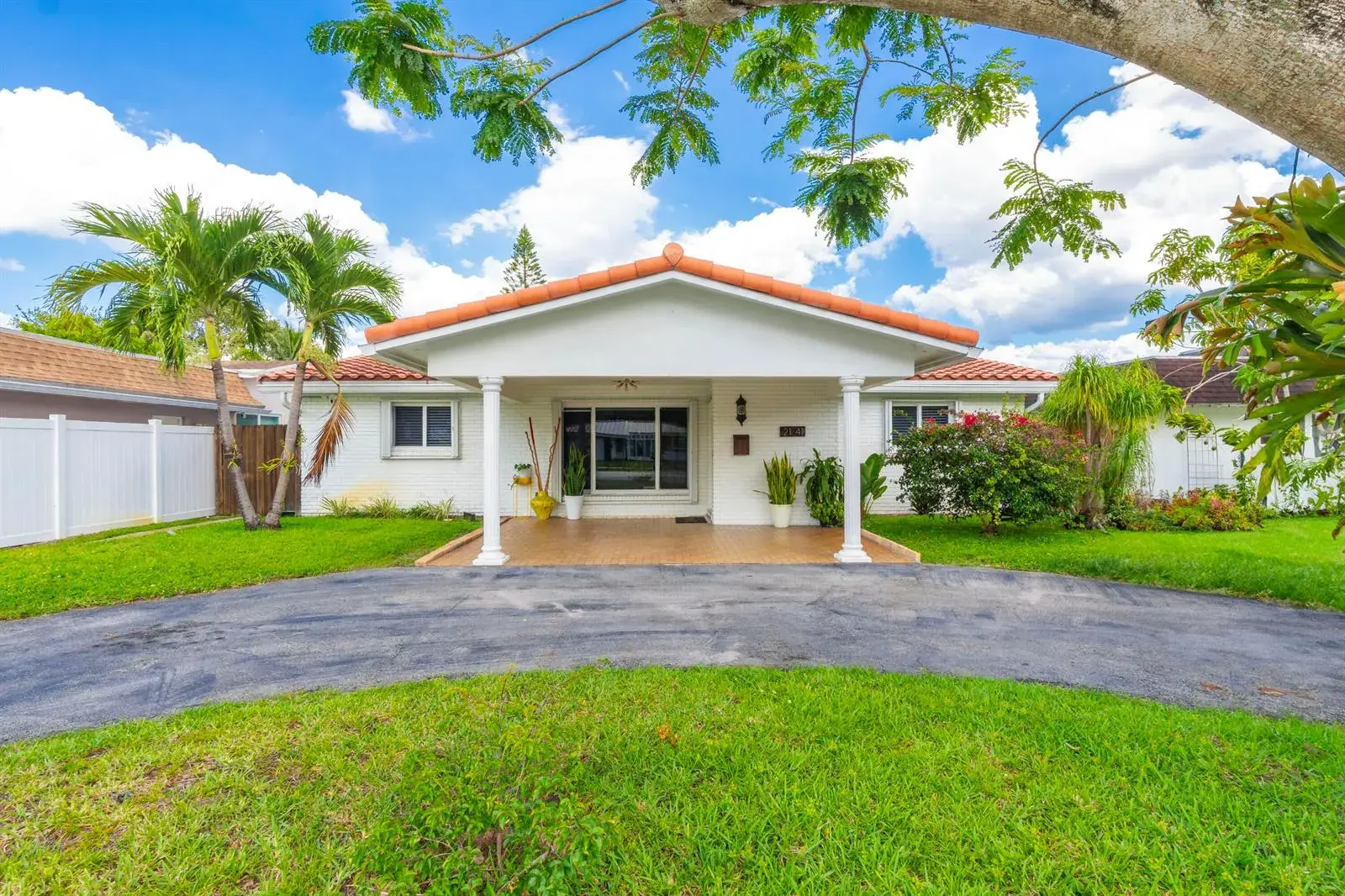 2141 N 56th Avenue, Hollywood FL 33021
