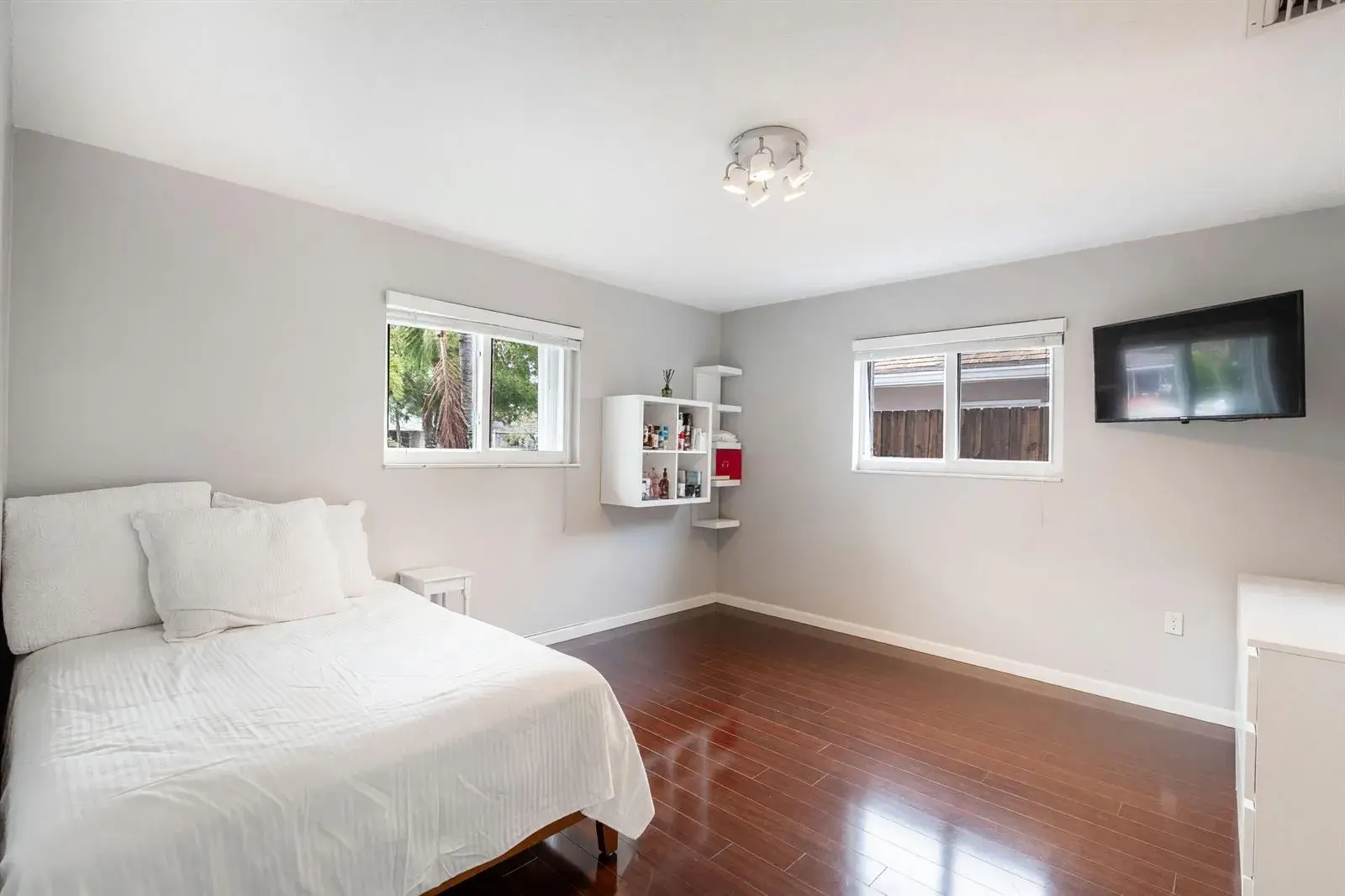 2141 N 56th Avenue, Hollywood FL 33021