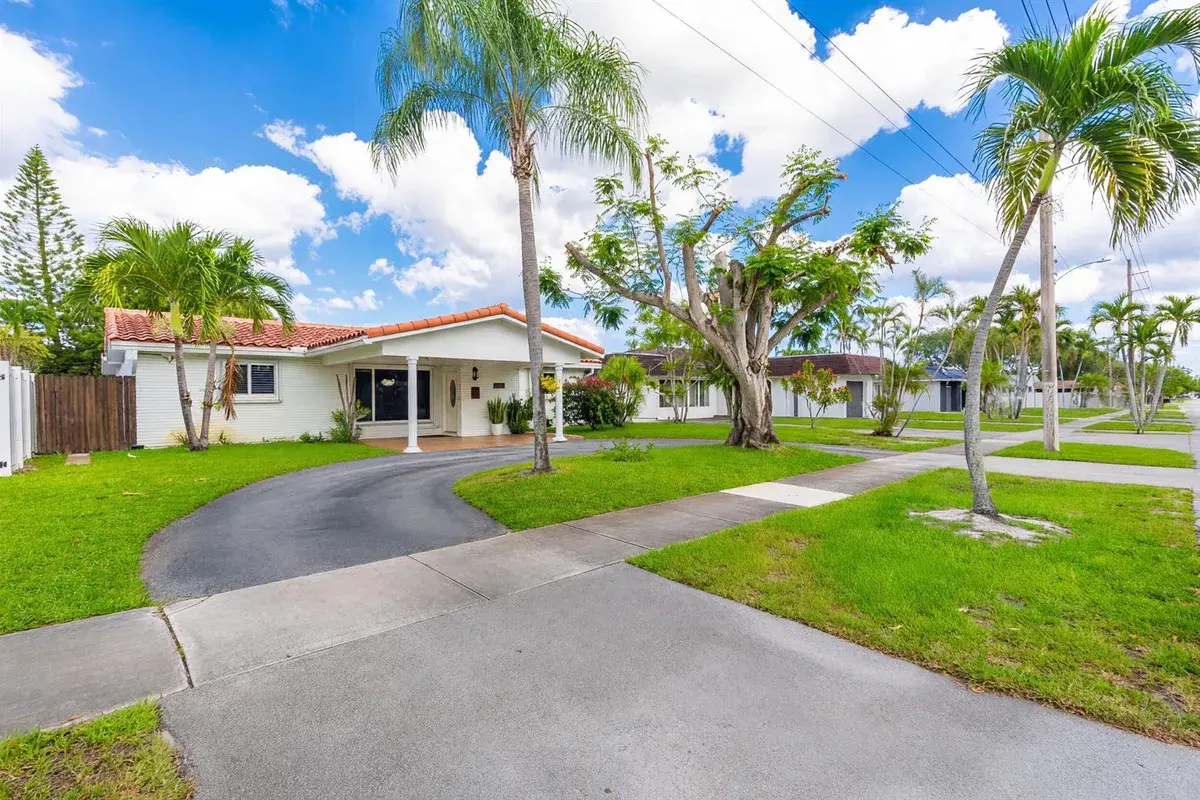 2141 N 56th Avenue, Hollywood FL 33021