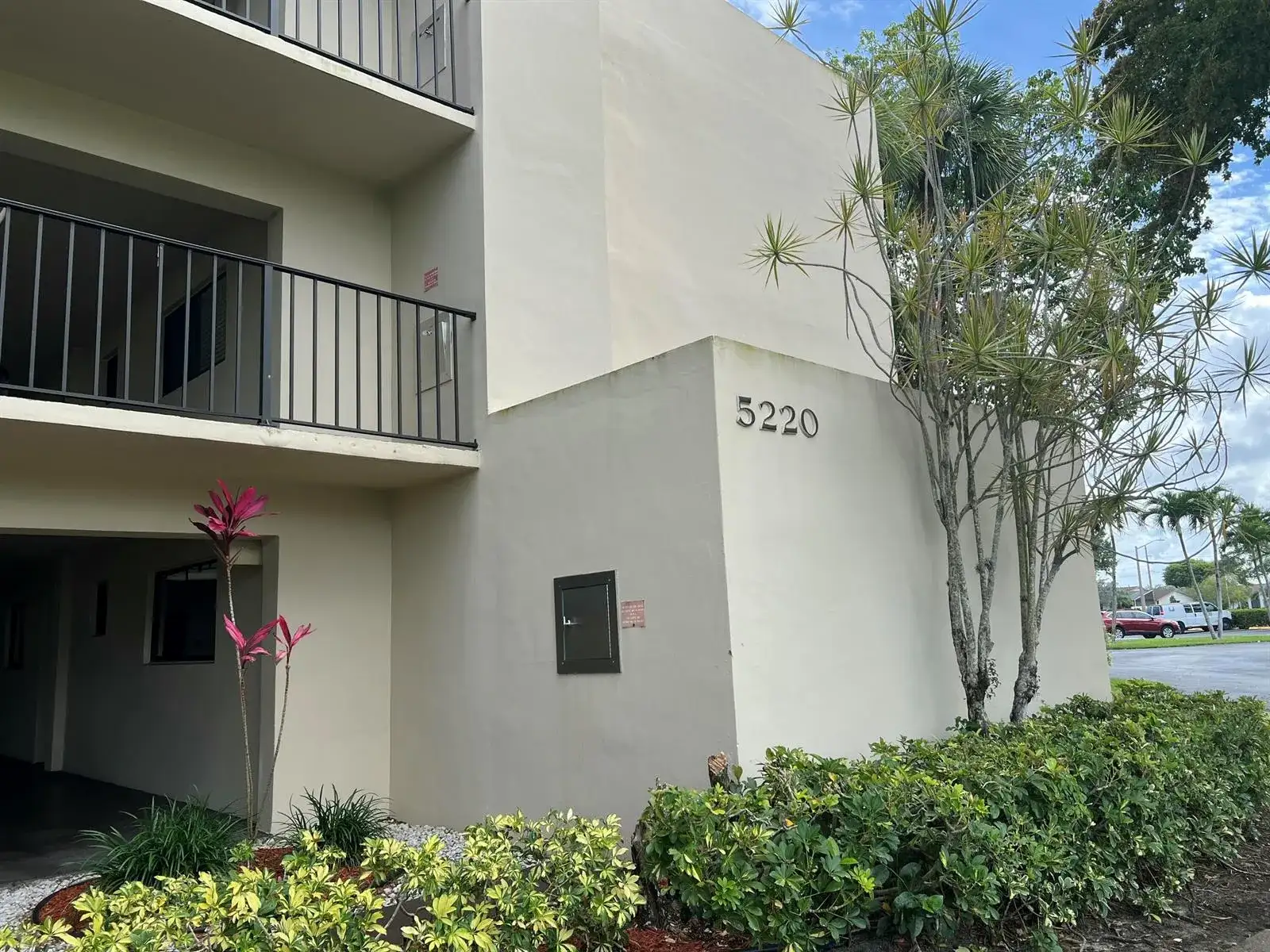 5220 Las Verdes Circle # 101, Delray Beach FL 33484 photo 2