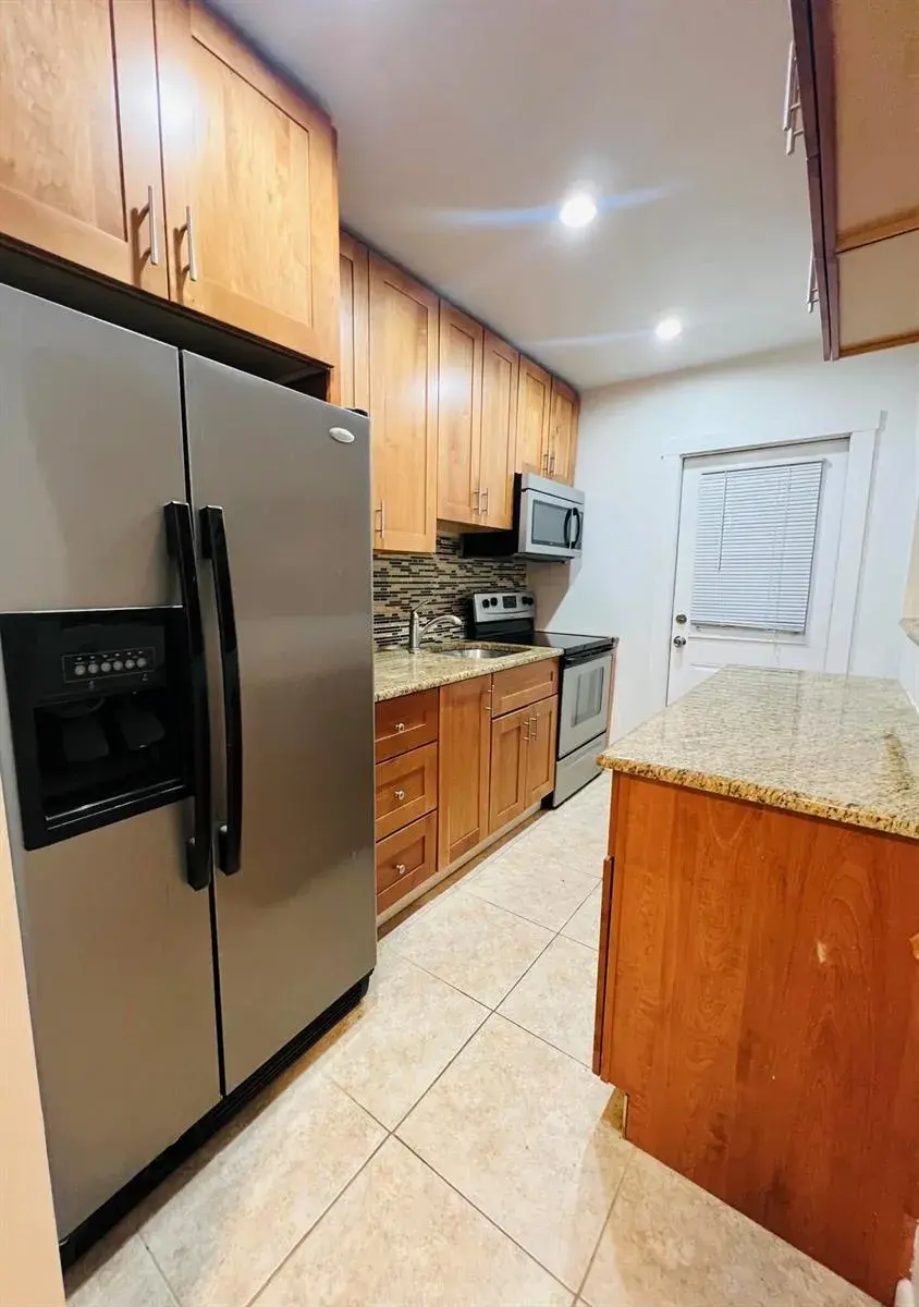 2404 NE 33rd Avenue # 12, Fort Lauderdale FL 33305