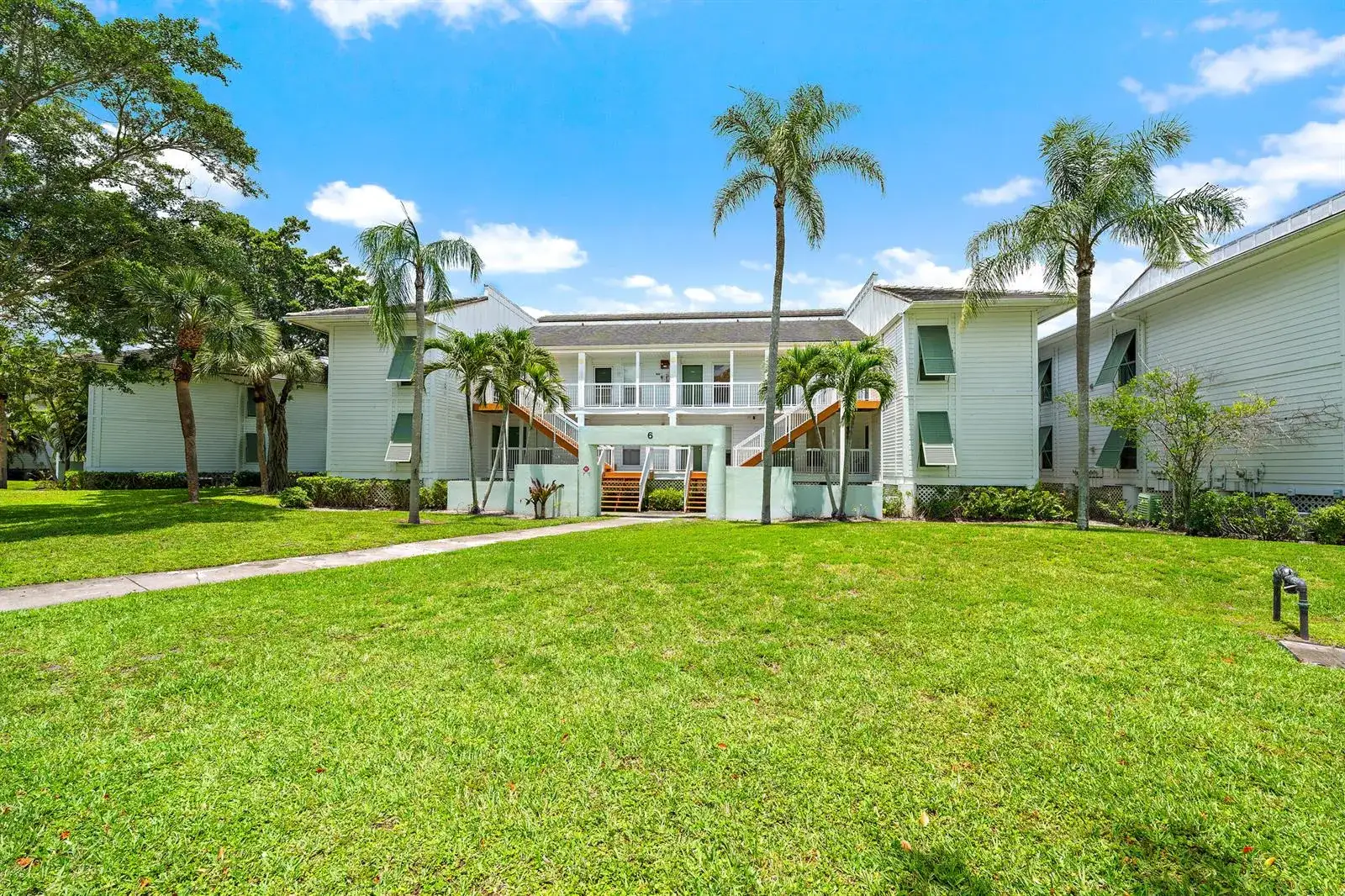 261 Cypress Point Drive, Palm Beach Gardens FL 33418 photo 5