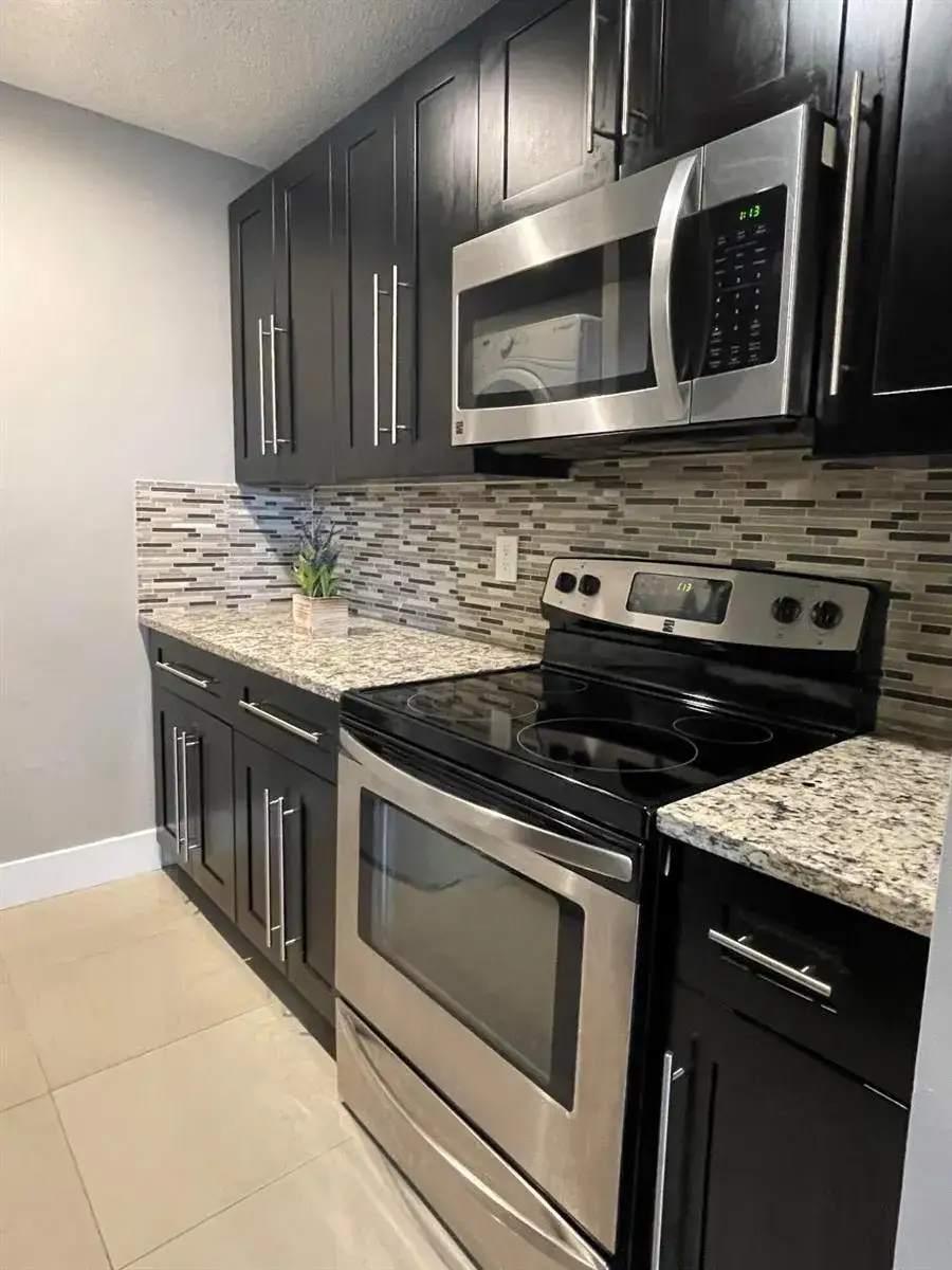 10092 Twin Lakes Drive # h, Coral Springs FL 33071