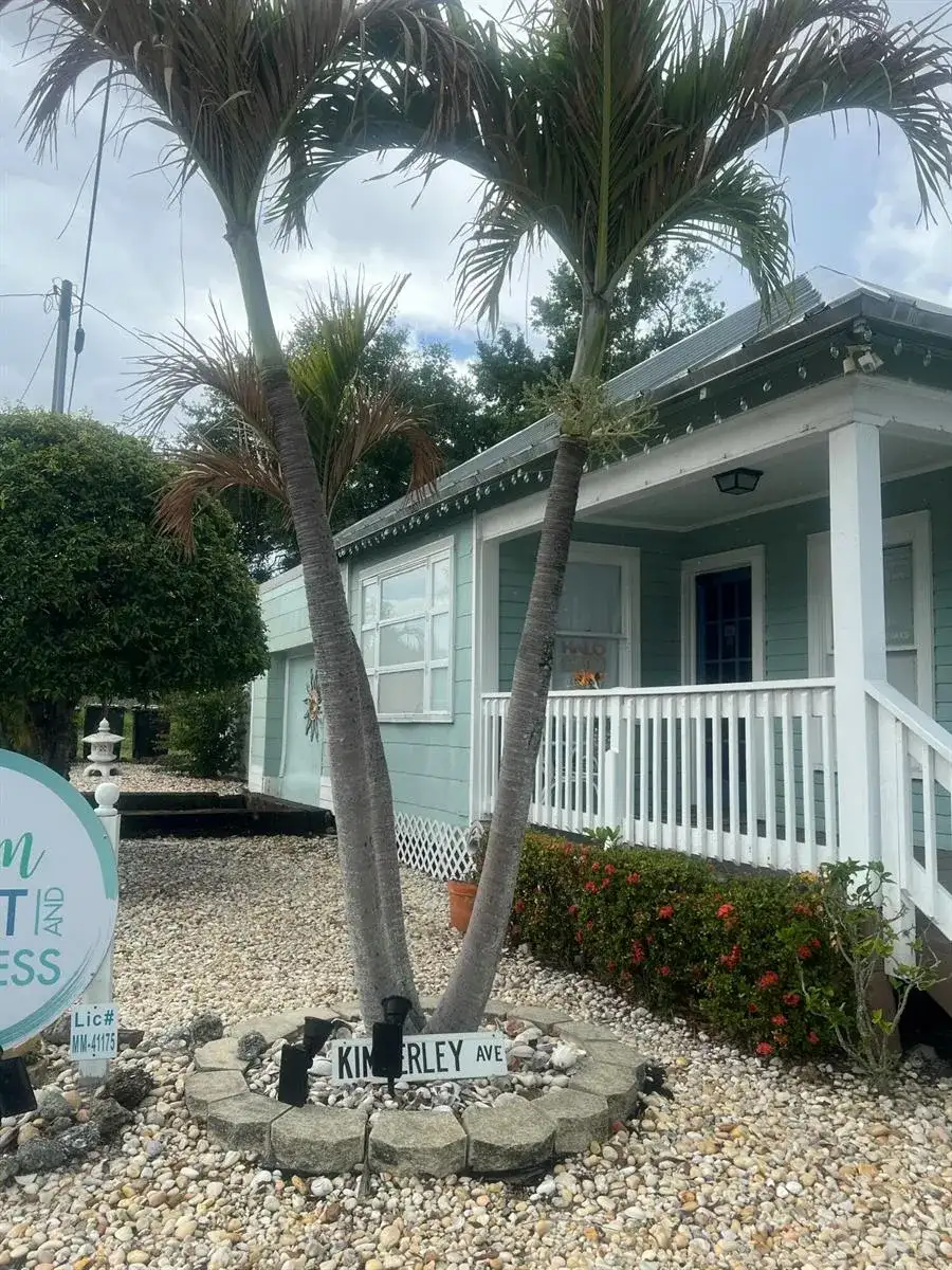 208 Avenue E, Fort Pierce FL 34950 photo 2