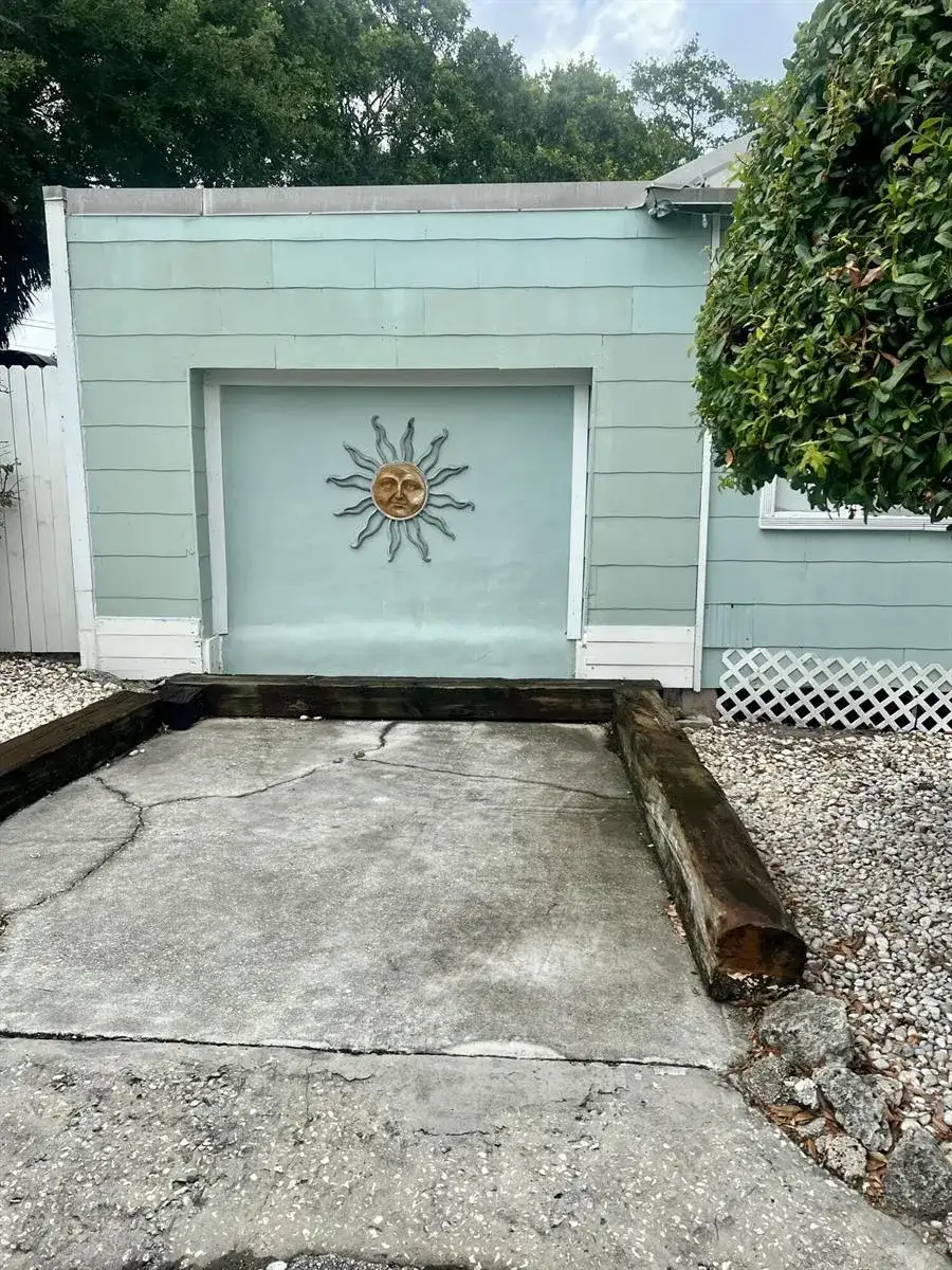 208 Avenue E, Fort Pierce FL 34950 photo 4
