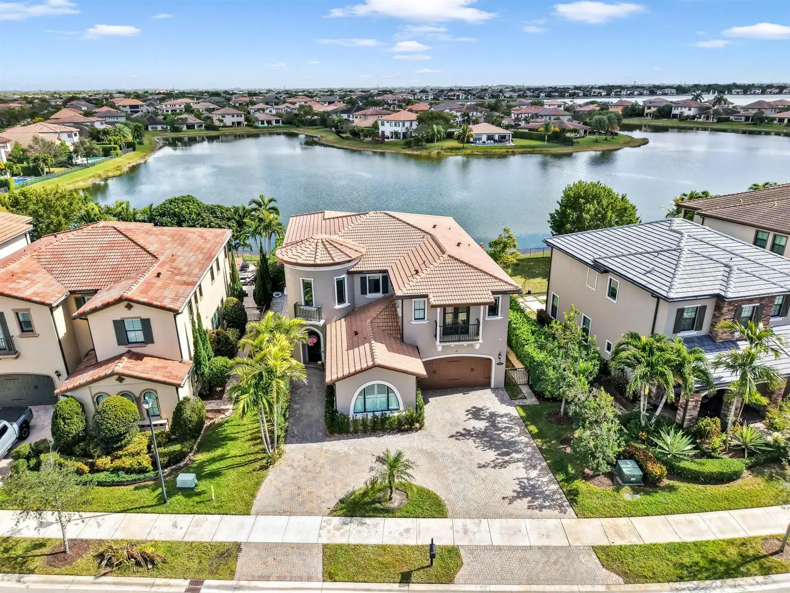 9040 W Watercrest Cir Circle W, Parkland FL 33076