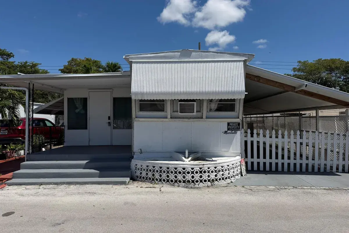 820 SW 1st Place, Hallandale Beach FL 33009