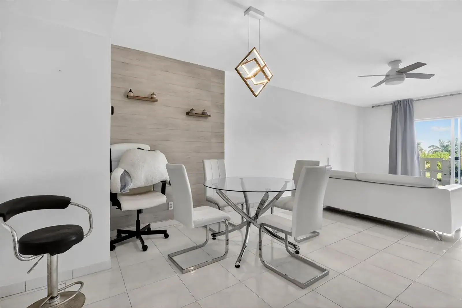 4330 Hillcrest Drive # 302, Hollywood FL 33021 photo 2