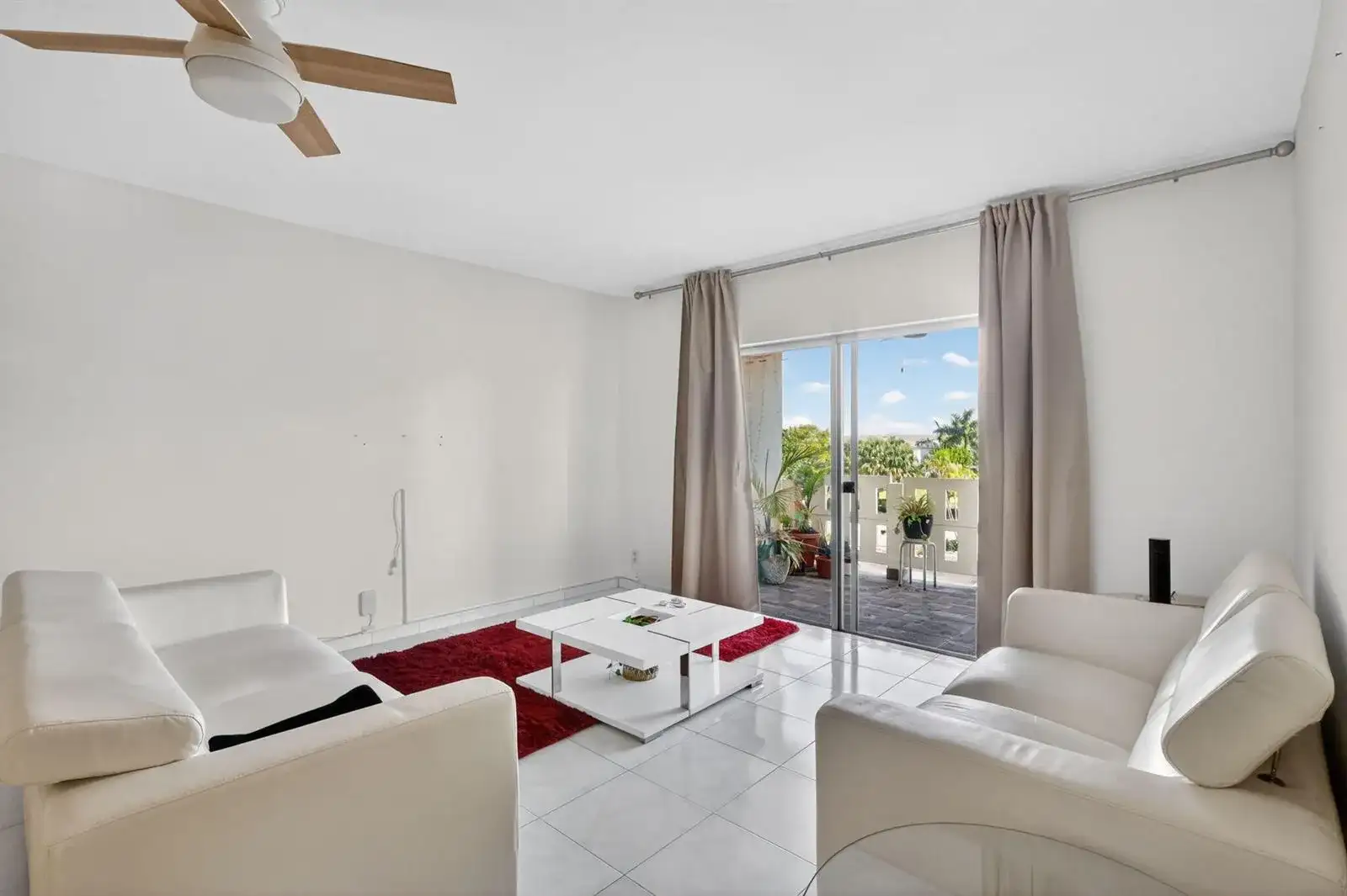 4330 Hillcrest Drive # 302, Hollywood FL 33021 photo 5