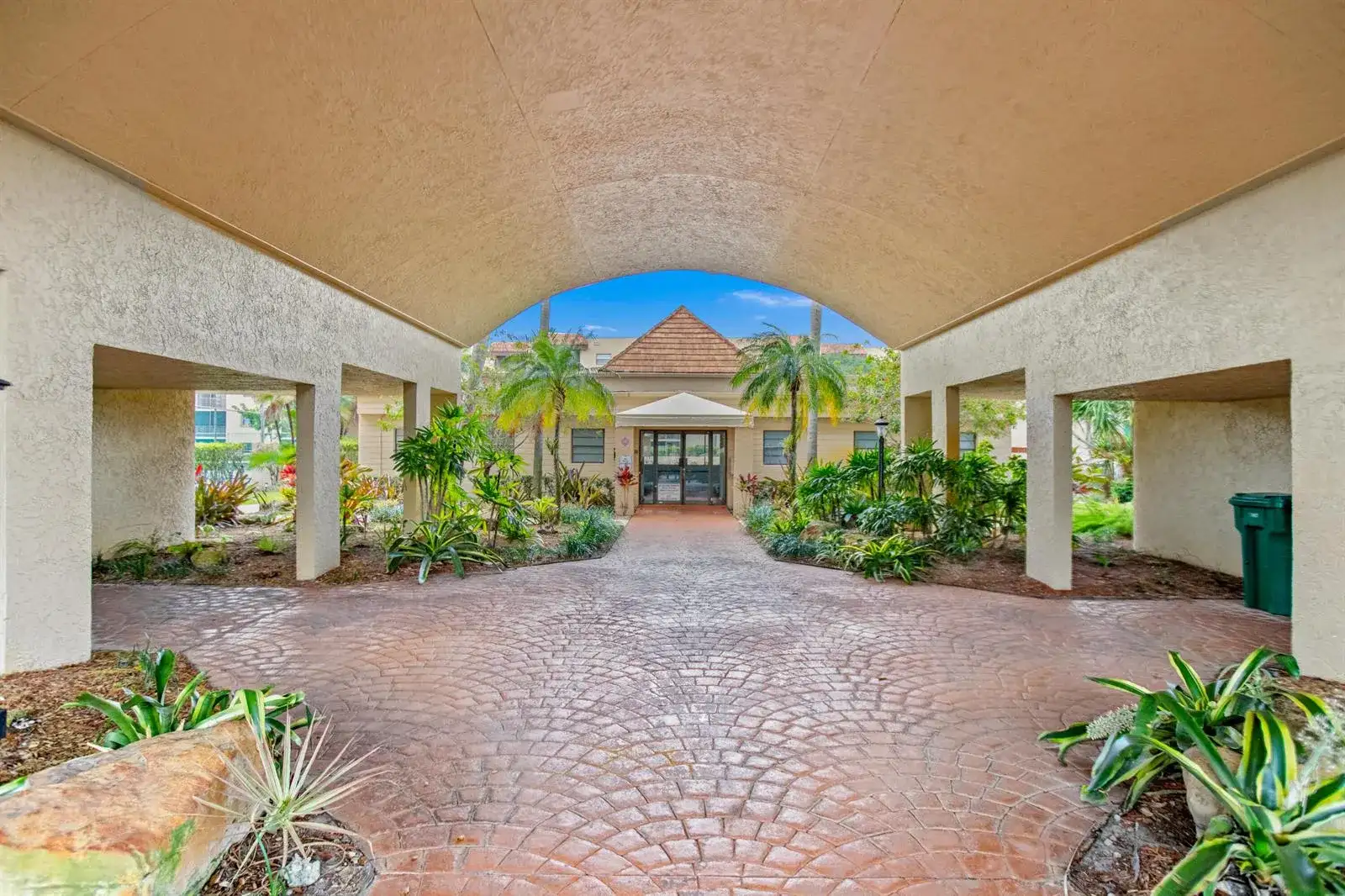 10401 W Broward Boulevard # 209, Plantation FL 33324 photo 2
