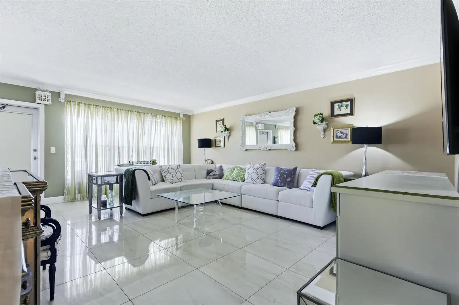 213 Wellington E, West Palm Beach FL 33417 photo 2