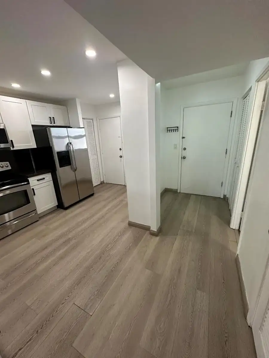 1660 NE 191st Street # 1, Miami FL 33179 photo 2
