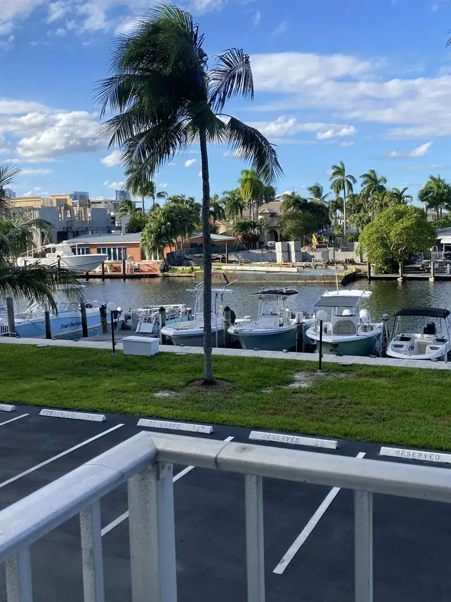 1731 SE 15th Street # 202, Fort Lauderdale FL 33316 photo 2