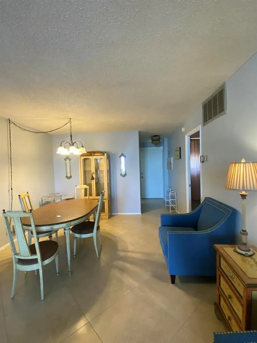 1731 SE 15th Street # 202, Fort Lauderdale FL 33316
