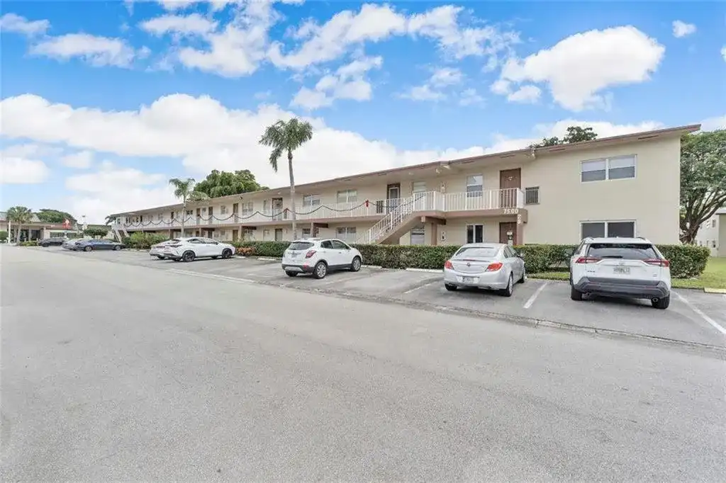 7300 NW 4th Place # 105, Margate FL 33063