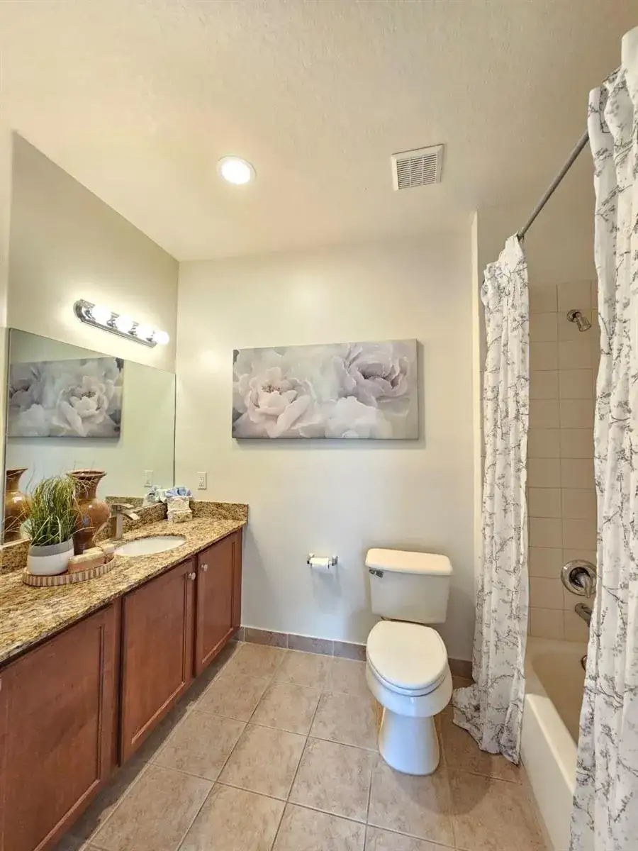 3022 Laurel Ridge Circle, Riviera Beach FL 33404 photo 2