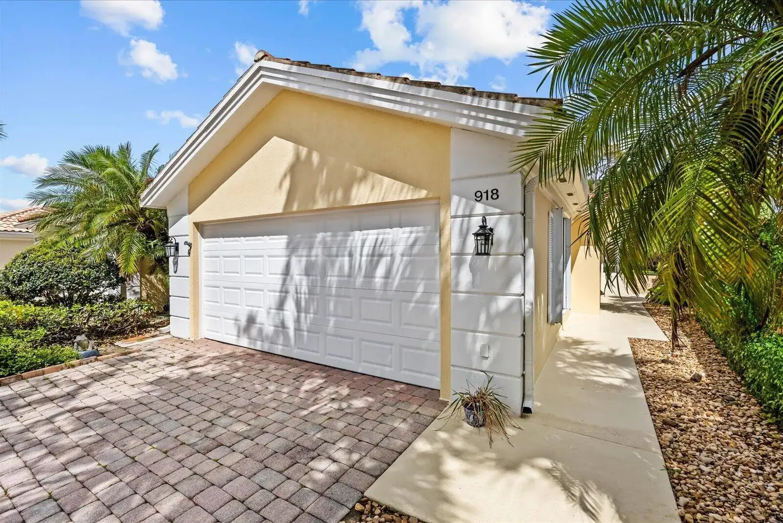 918 SW Balmoral Trace, Stuart FL 34997 photo 2