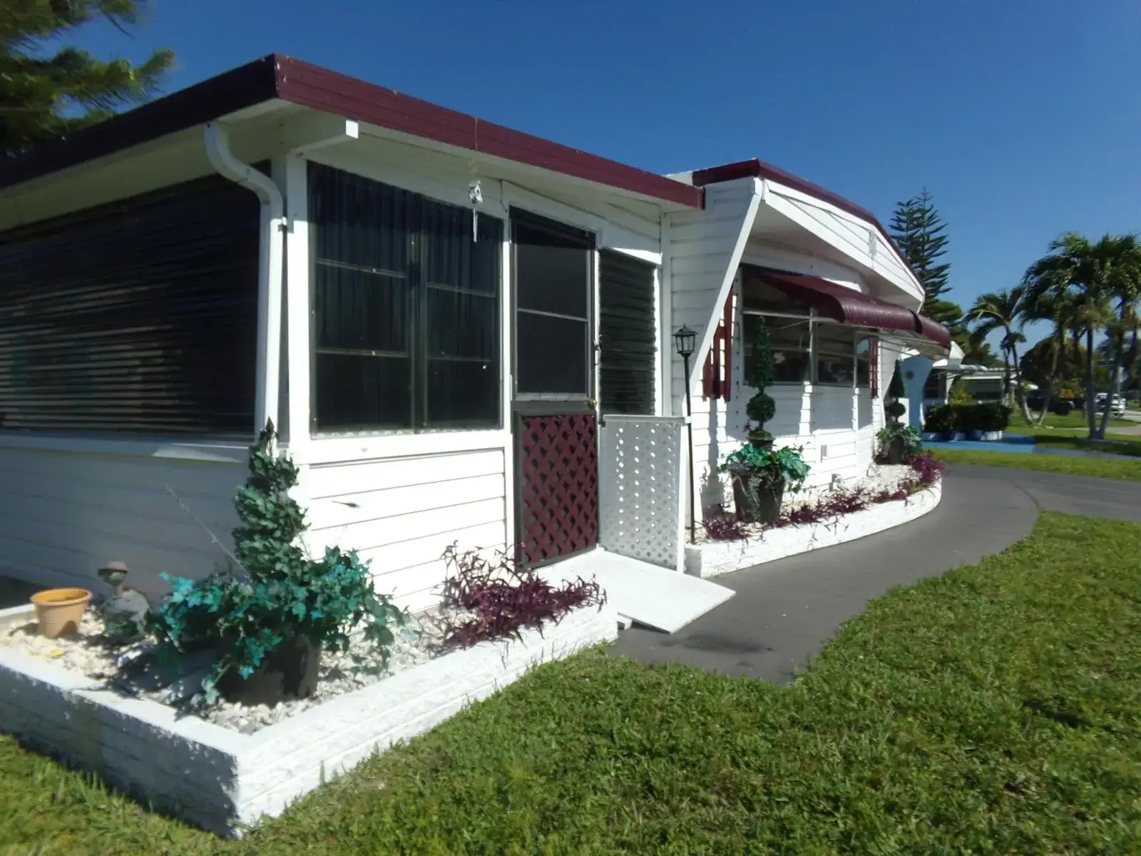 6385 Cypress Lane, Atlantis FL 33462 photo 2