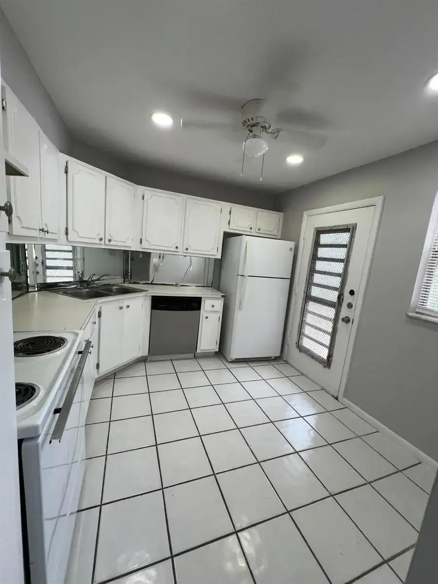 3360 Spanish Moss Terrace # 313, Lauderhill FL 33319 photo 3