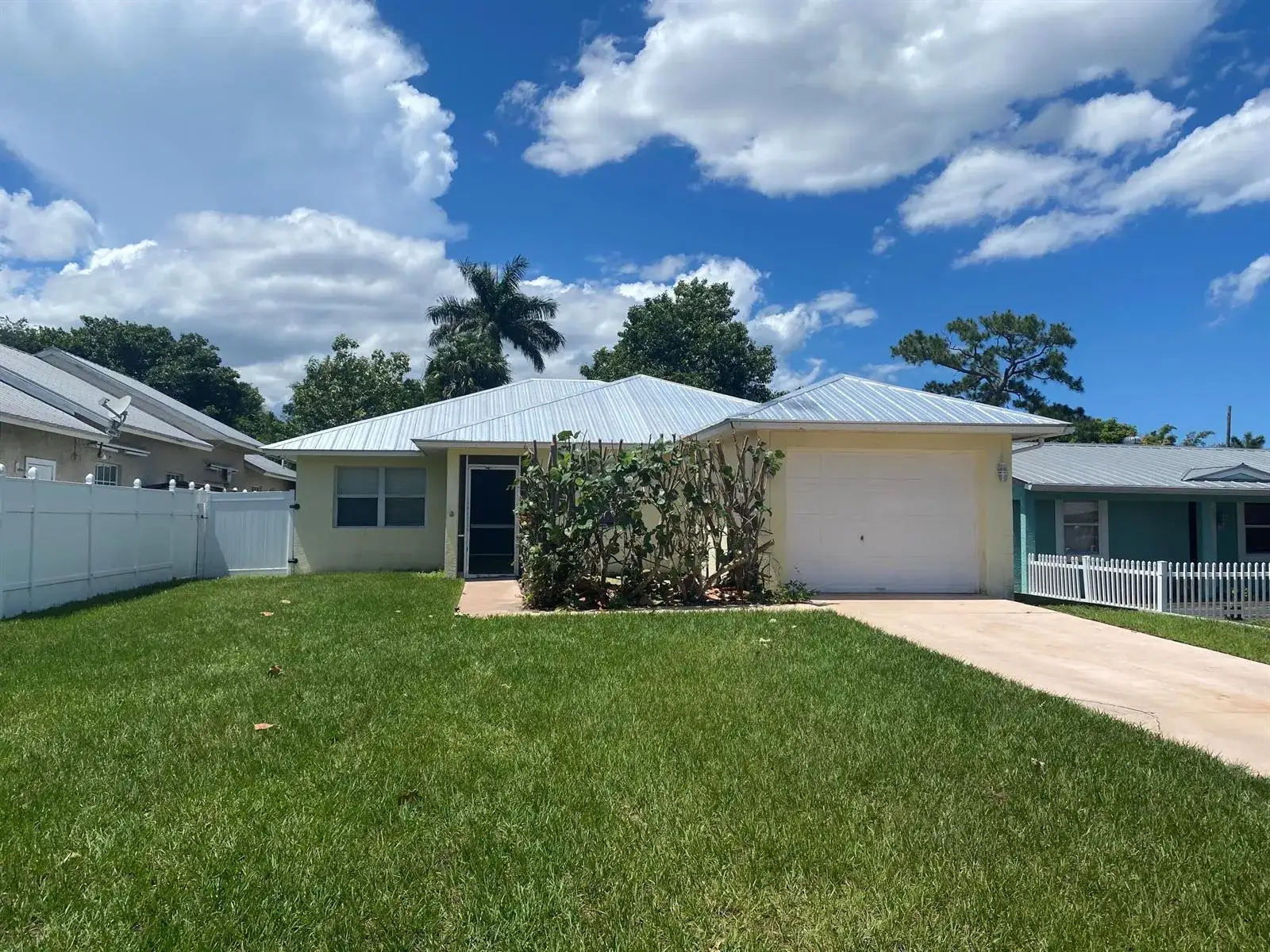 1057 SW Spruce Street, Palm City FL 34990