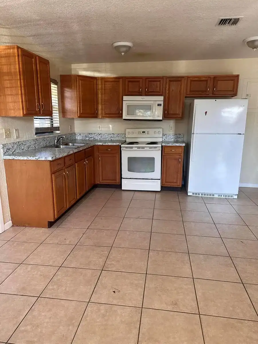 50 NW 8th Avenue # 1, Dania Beach FL 33004
