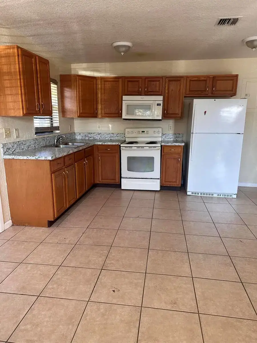 50 NW 8th Avenue # 1, Dania Beach FL 33004