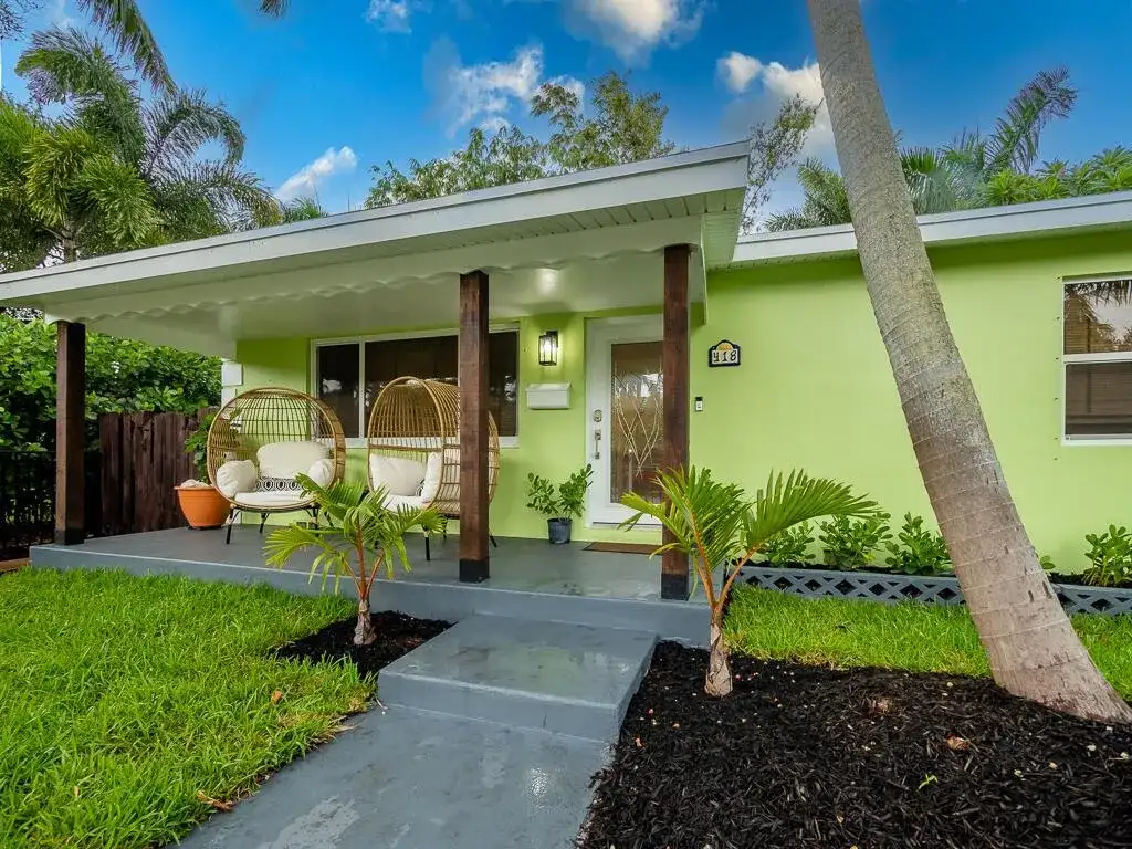 418 N Palmway, FL 33460 photo 5