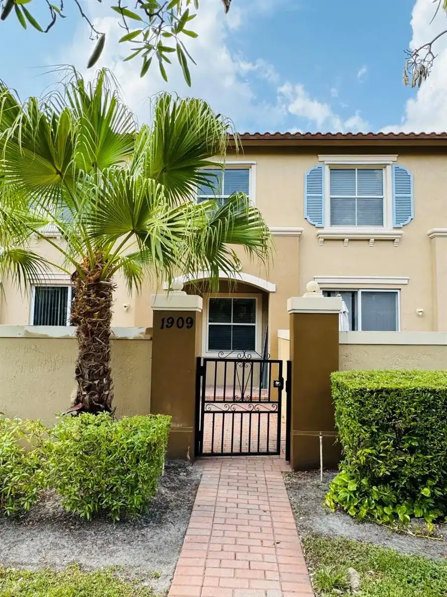 6550 Morgan Hill Trail # 1909, West Palm Beach FL 33411