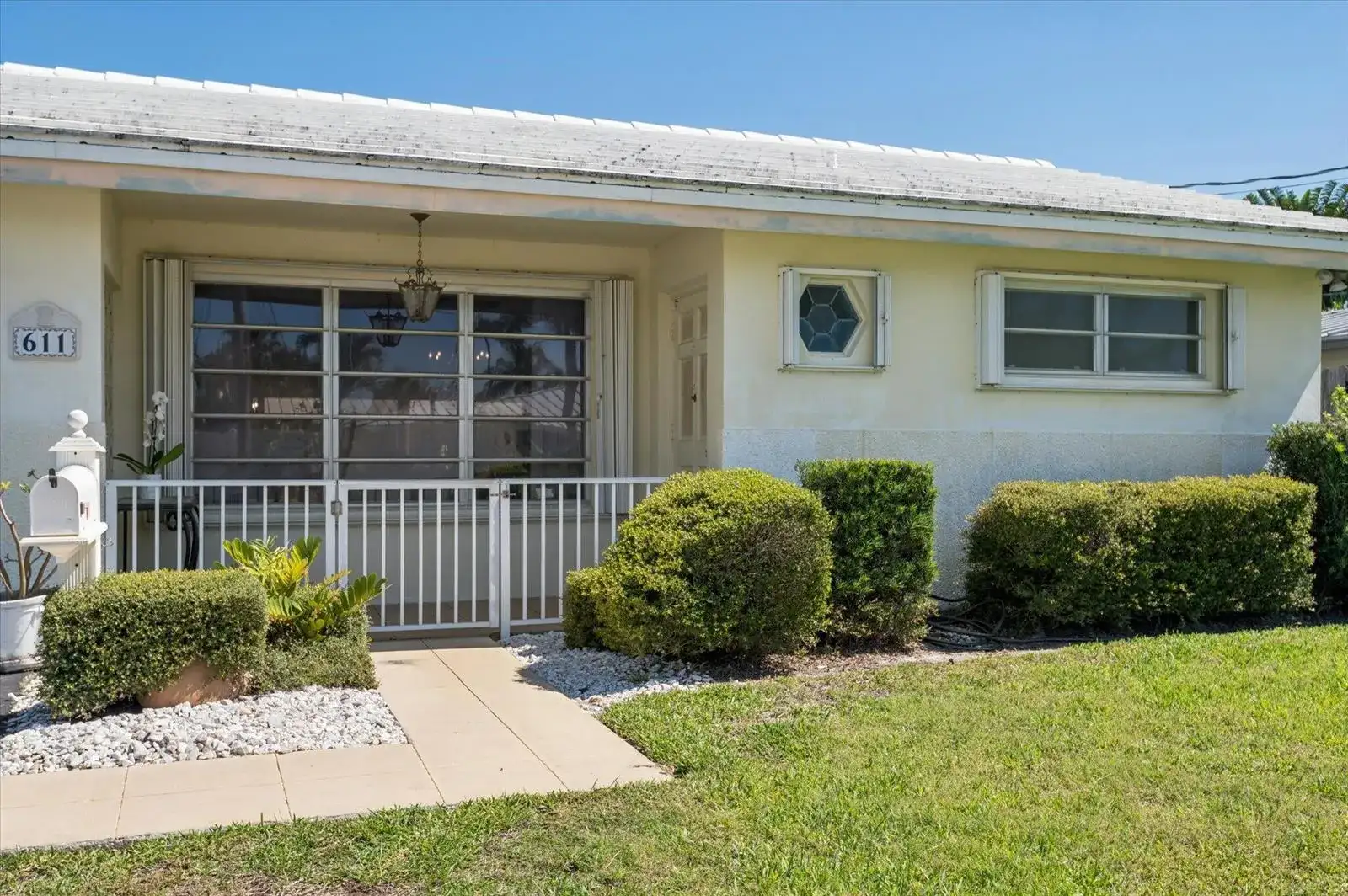 611 SE 11th Street, Pompano Beach FL 33060 photo 2