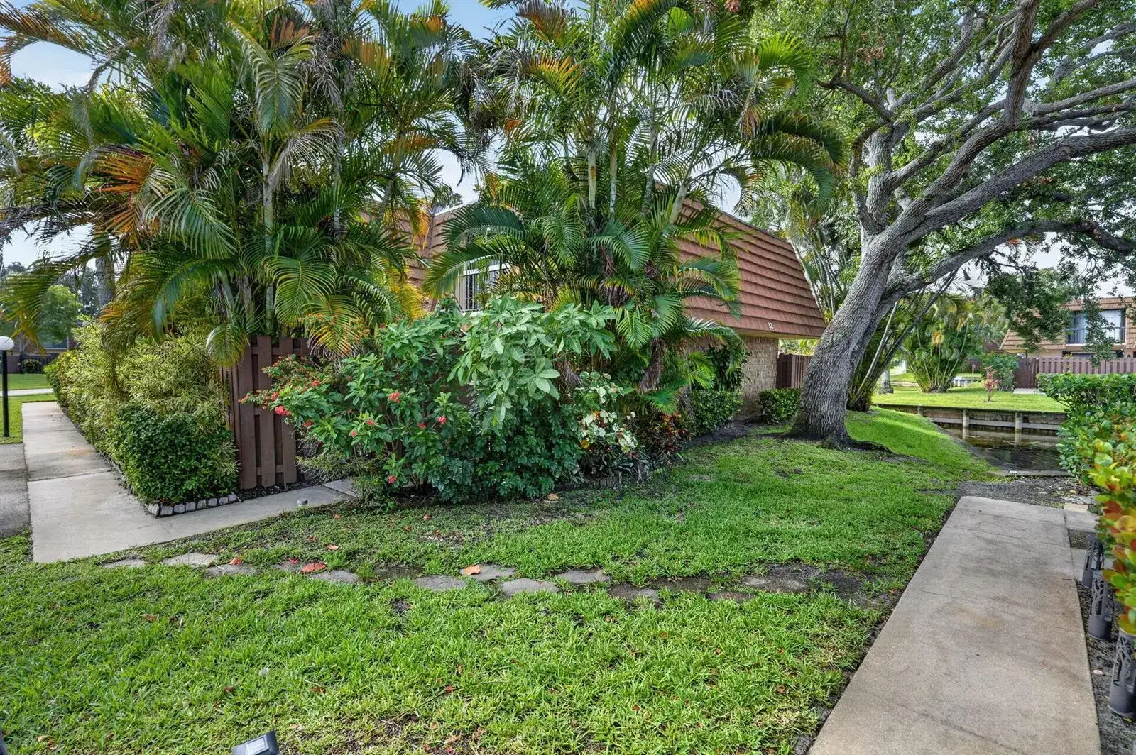 825 Center Street # 32b, Jupiter FL 33458 photo 2
