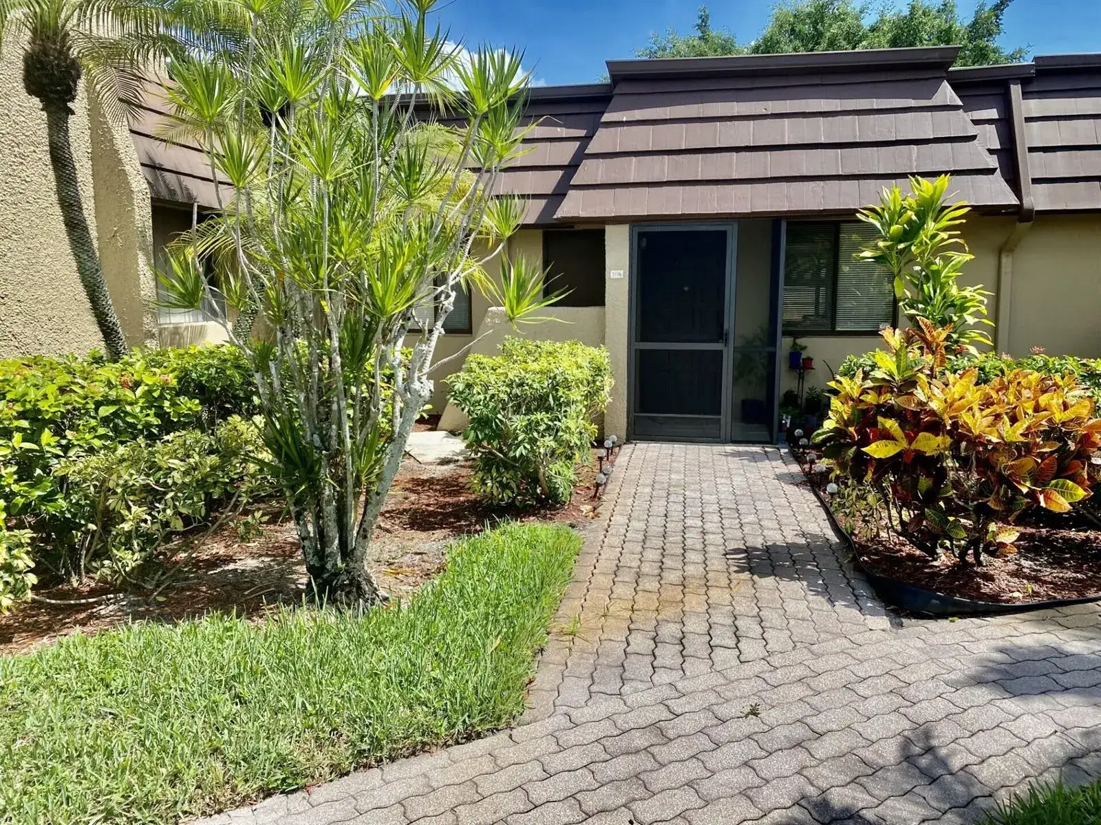 4501 Fountains Drive S # 106, Lake Worth FL 33467