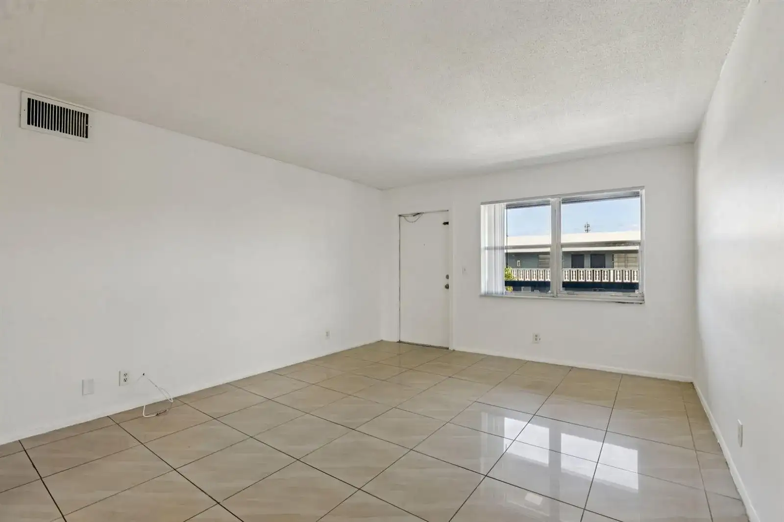210 NE 38th Street, Oakland Park FL 33334 photo 2