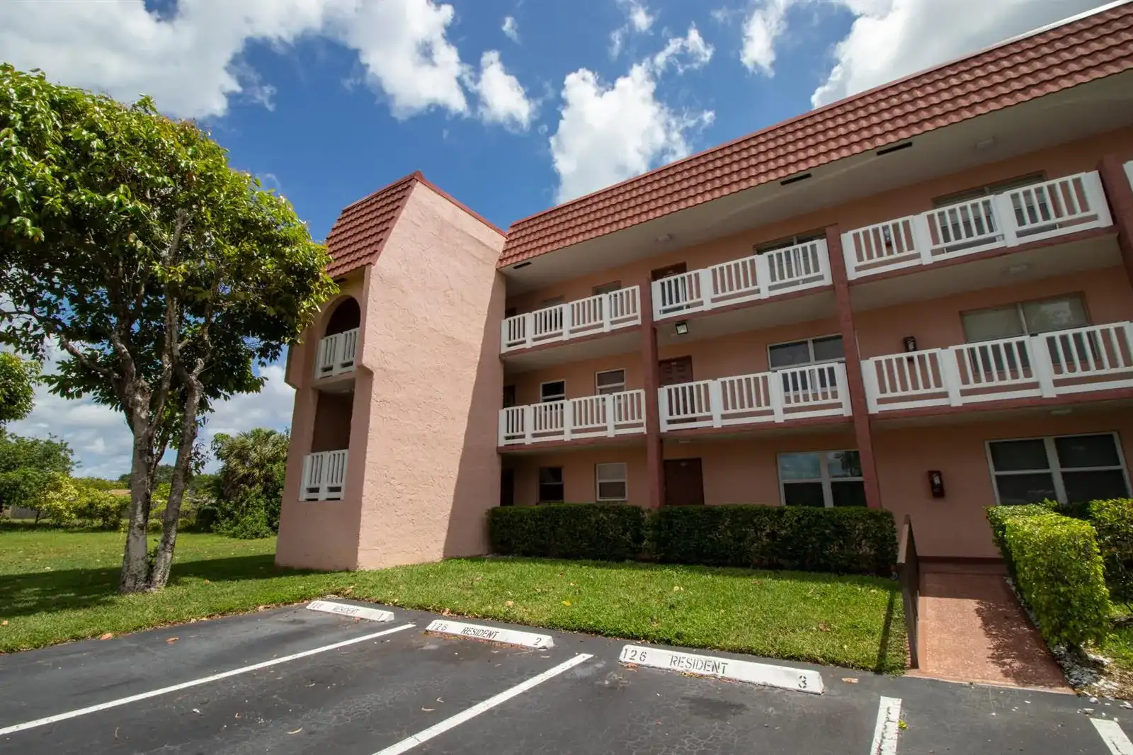 9621 Sunrise Lakes Boulevard # 102, Sunrise FL 33322